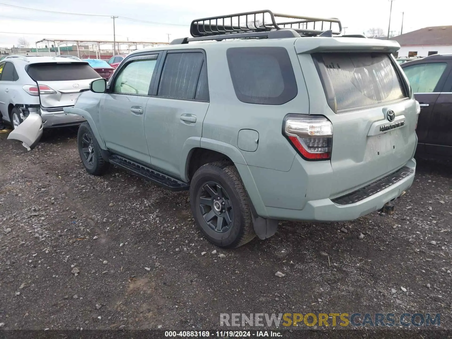 3 Photograph of a damaged car JTETU5JRXN6049783 TOYOTA 4RUNNER 2022