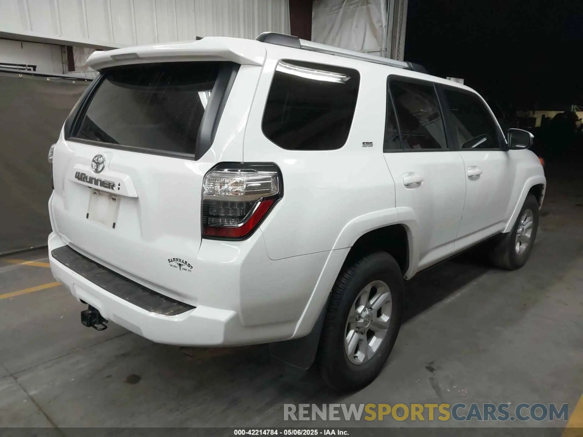 4 Photograph of a damaged car JTEEU5JR0P5283318 TOYOTA 4RUNNER 2023