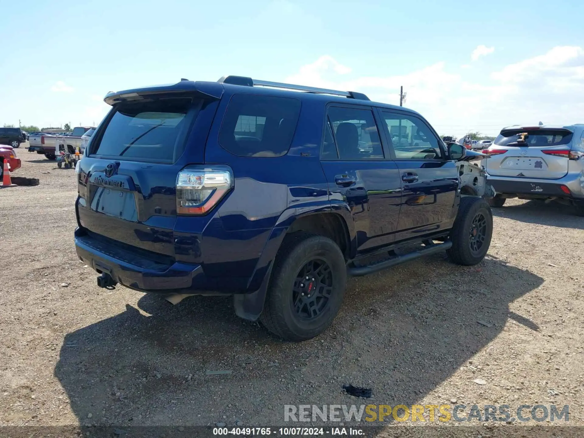 4 Фотография поврежденного автомобиля JTEEU5JR2P5292084 TOYOTA 4RUNNER 2023