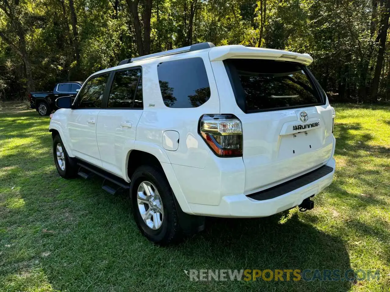 3 Photograph of a damaged car JTEEU5JR6P5279757 TOYOTA 4RUNNER 2023