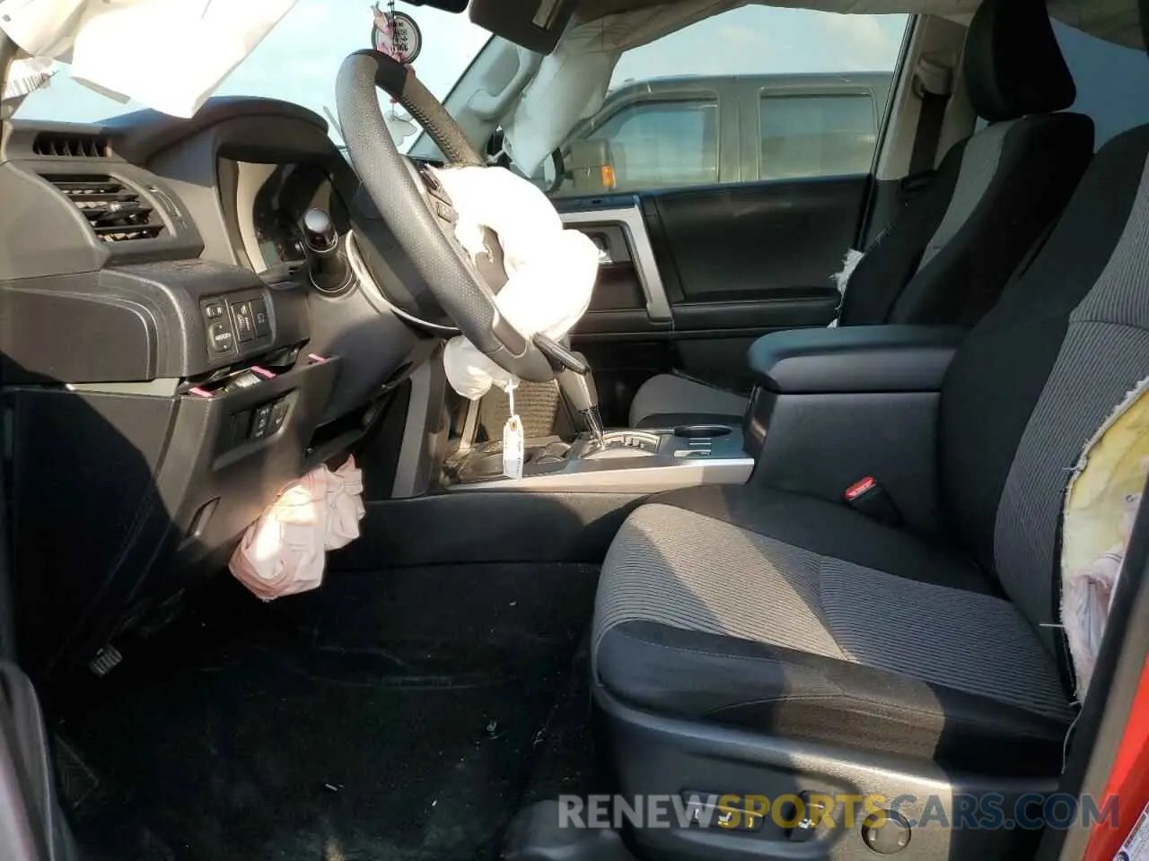 7 Photograph of a damaged car JTEEU5JR7P5286507 TOYOTA 4RUNNER 2023