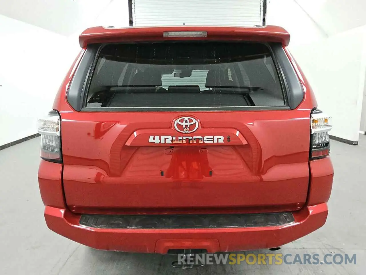 6 Photograph of a damaged car JTEEU5JR7P5300437 TOYOTA 4RUNNER 2023