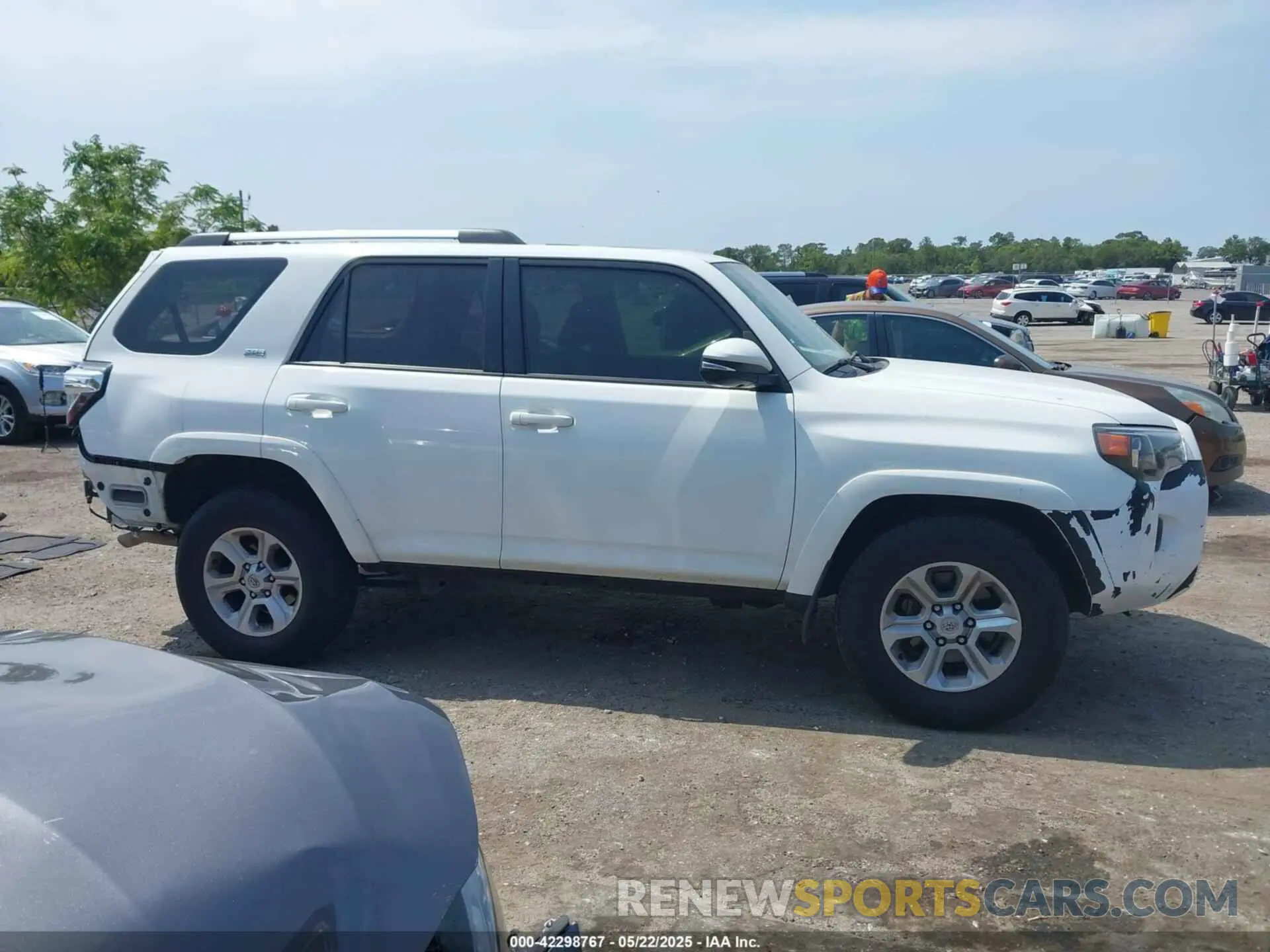 13 Фотография поврежденного автомобиля JTEFU5JR3P5294222 TOYOTA 4RUNNER 2023