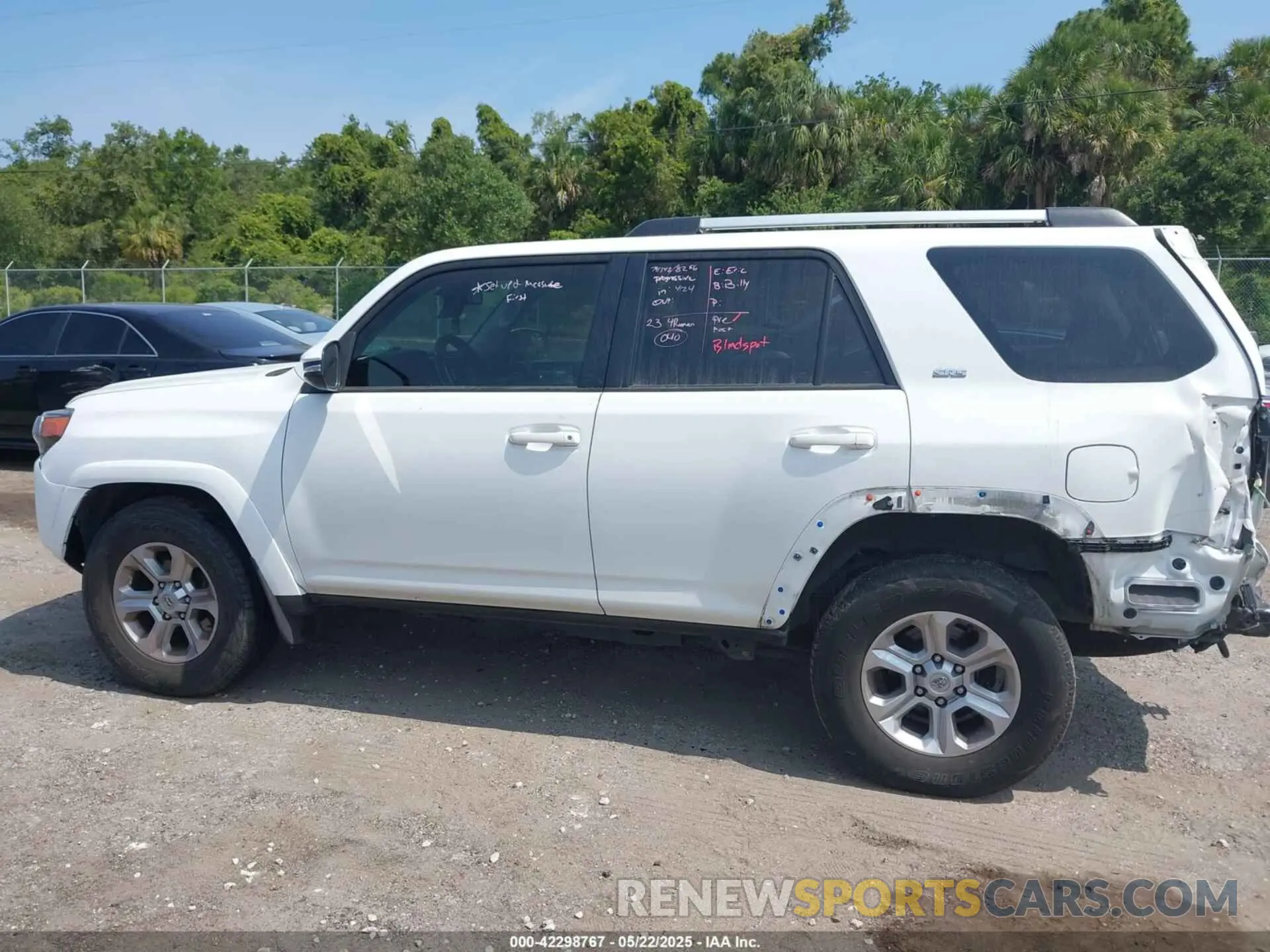 14 Фотография поврежденного автомобиля JTEFU5JR3P5294222 TOYOTA 4RUNNER 2023