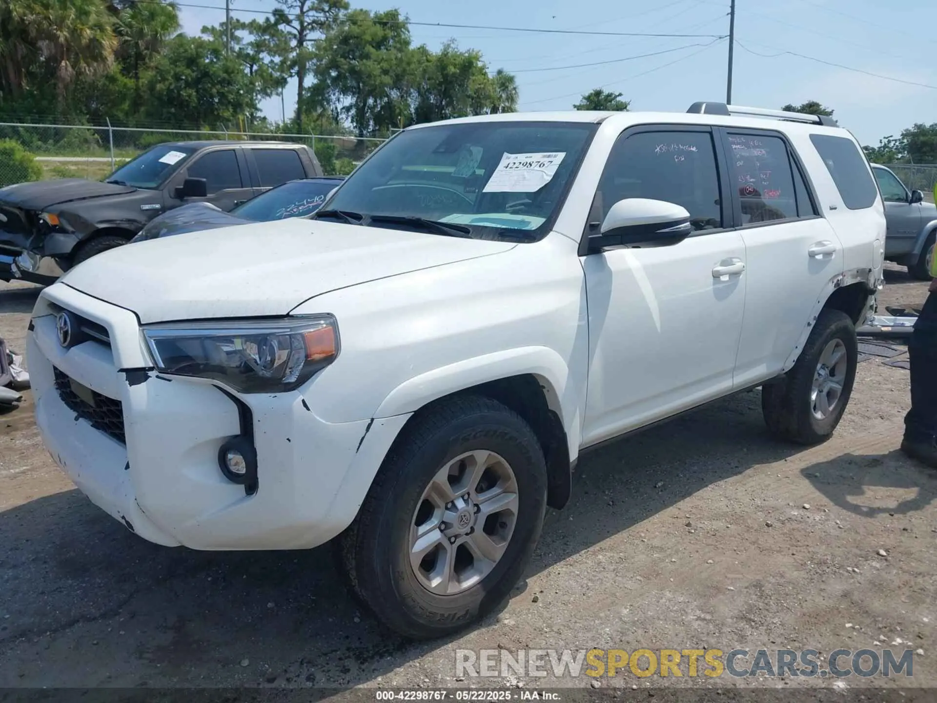 2 Фотография поврежденного автомобиля JTEFU5JR3P5294222 TOYOTA 4RUNNER 2023
