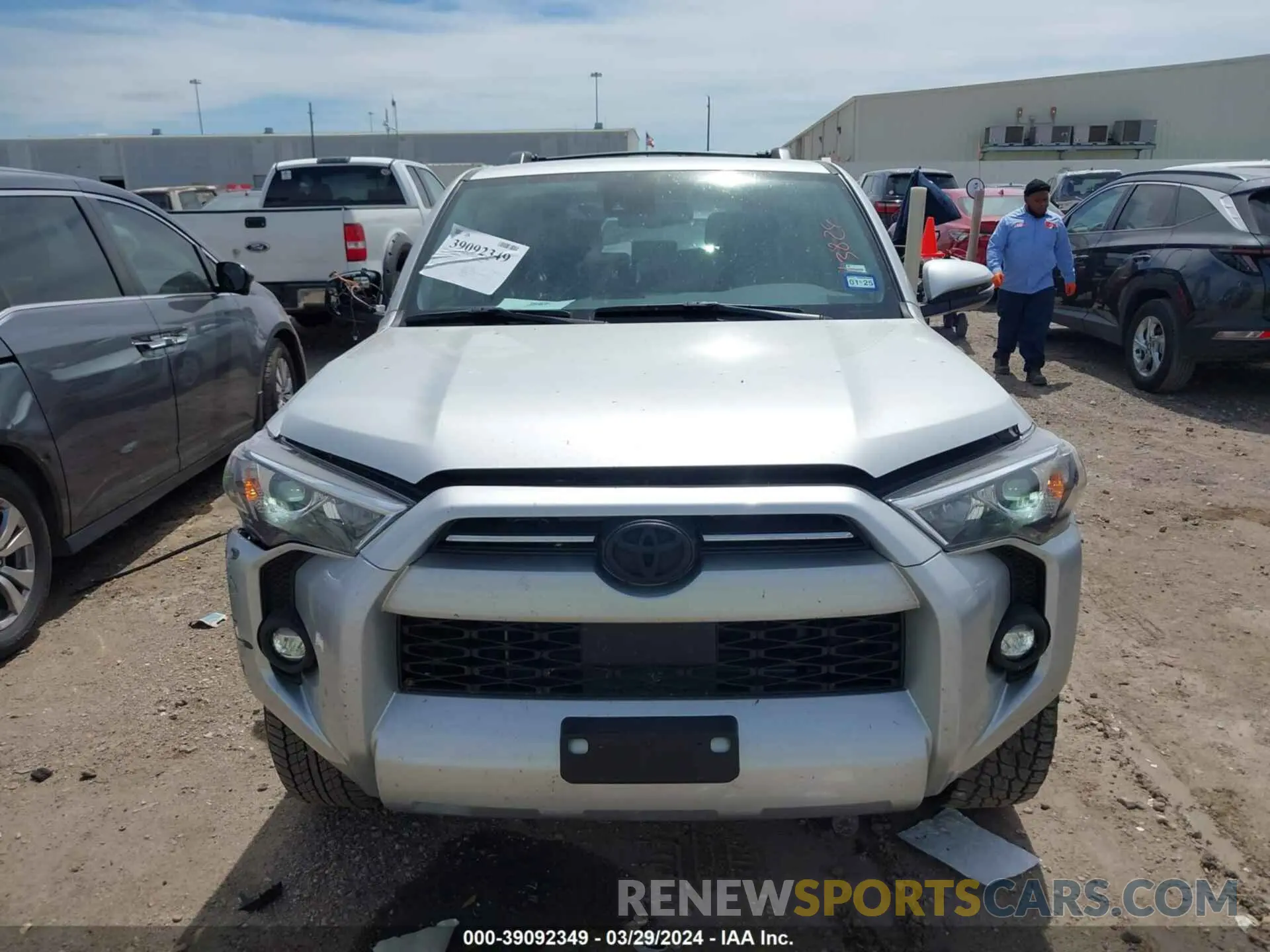 12 Фотография поврежденного автомобиля JTEFU5JR6P5286678 TOYOTA 4RUNNER 2023