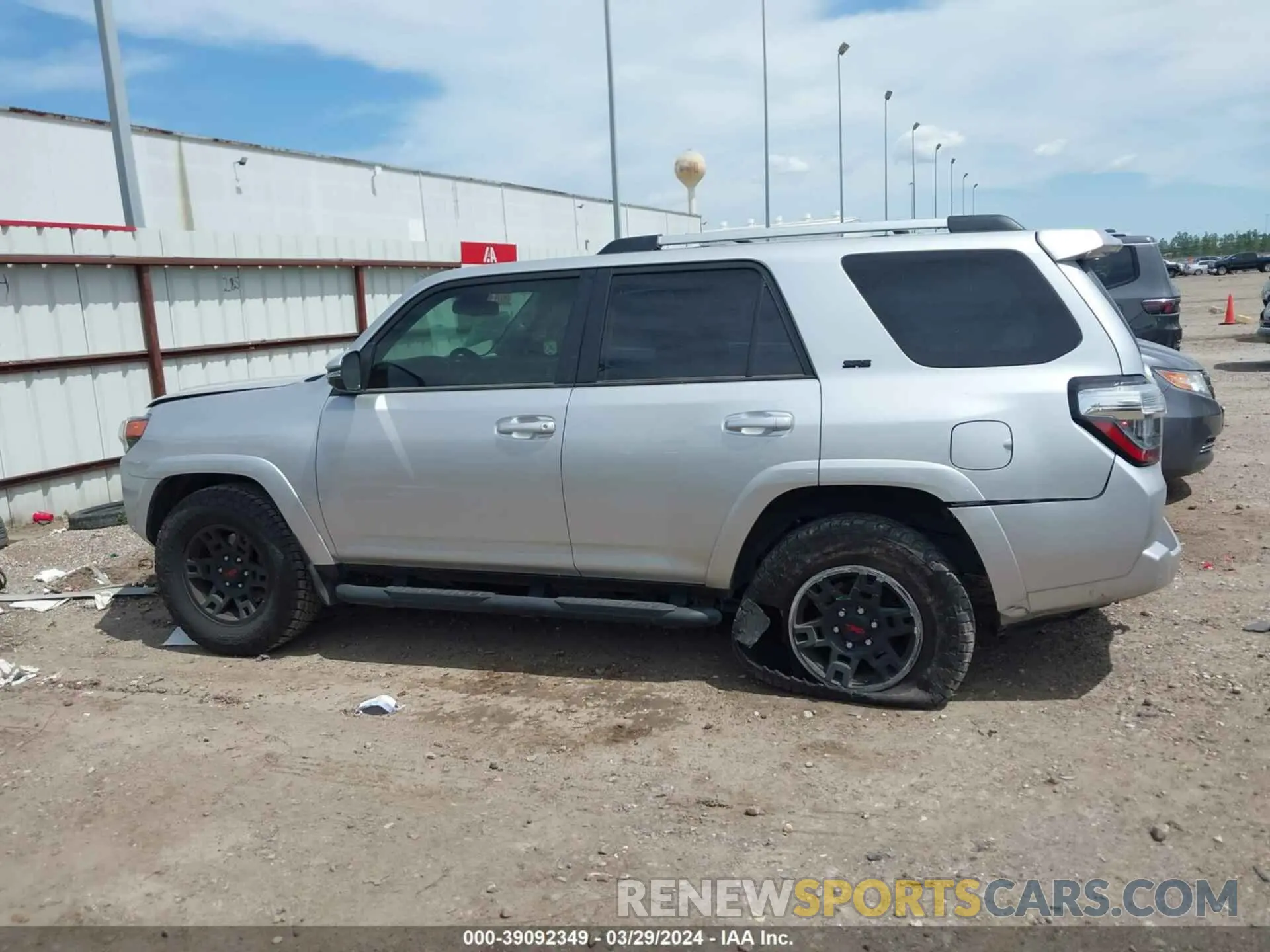 14 Фотография поврежденного автомобиля JTEFU5JR6P5286678 TOYOTA 4RUNNER 2023