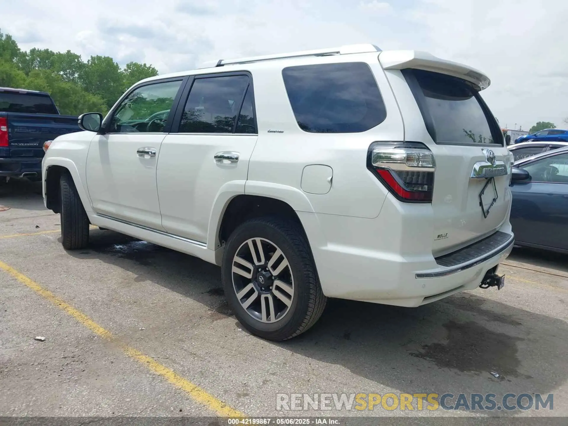 3 Photograph of a damaged car JTEKU5JR3P6148282 TOYOTA 4RUNNER 2023