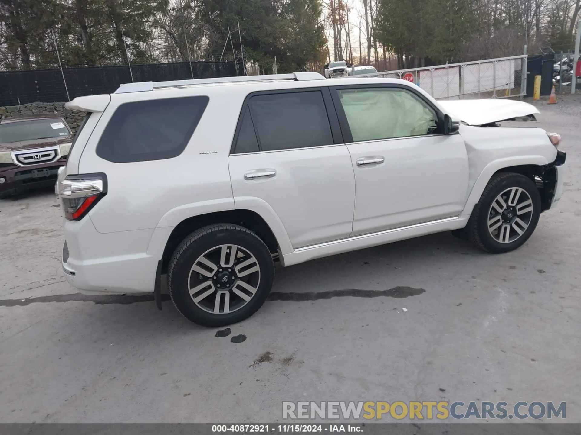 4 Photograph of a damaged car JTEKU5JR7P6203364 TOYOTA 4RUNNER 2023
