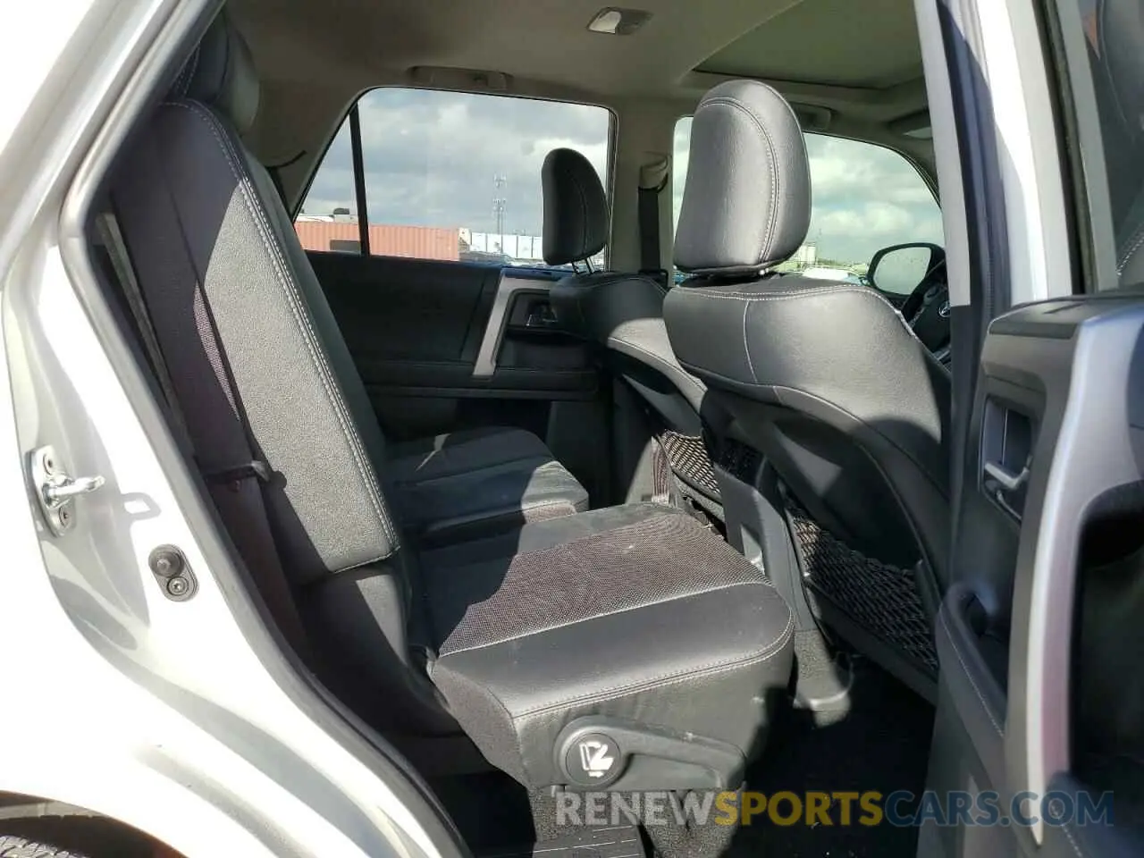 10 Фотография поврежденного автомобиля JTEKU5JR8P6189989 TOYOTA 4RUNNER 2023