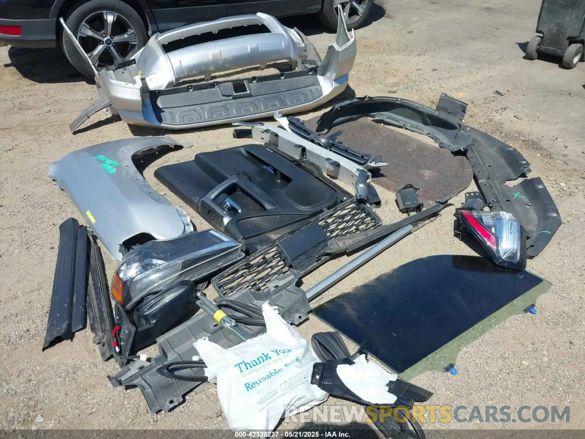 12 Фотография поврежденного автомобиля JTEMU5JR1P6089760 TOYOTA 4RUNNER 2023