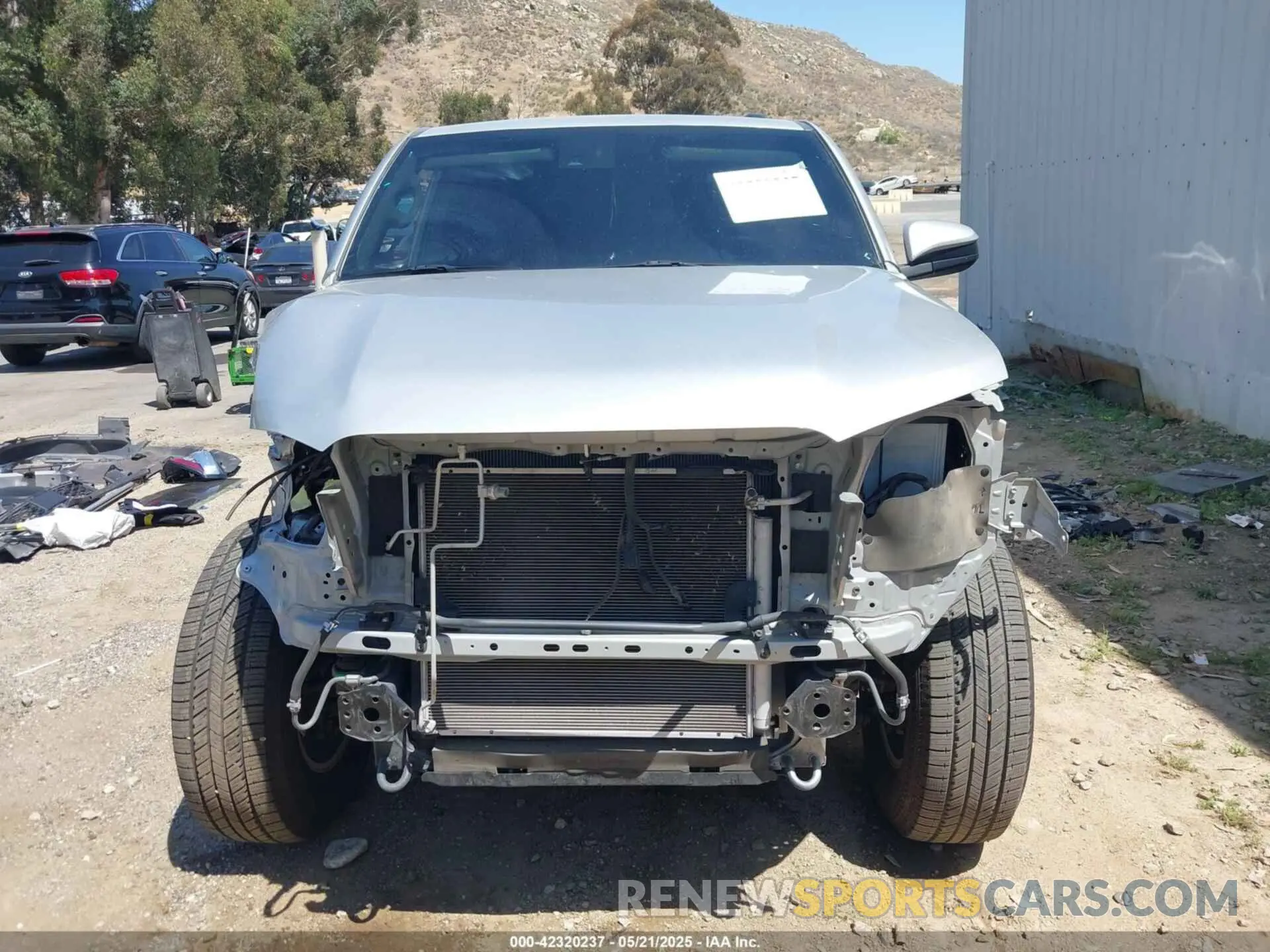 13 Фотография поврежденного автомобиля JTEMU5JR1P6089760 TOYOTA 4RUNNER 2023