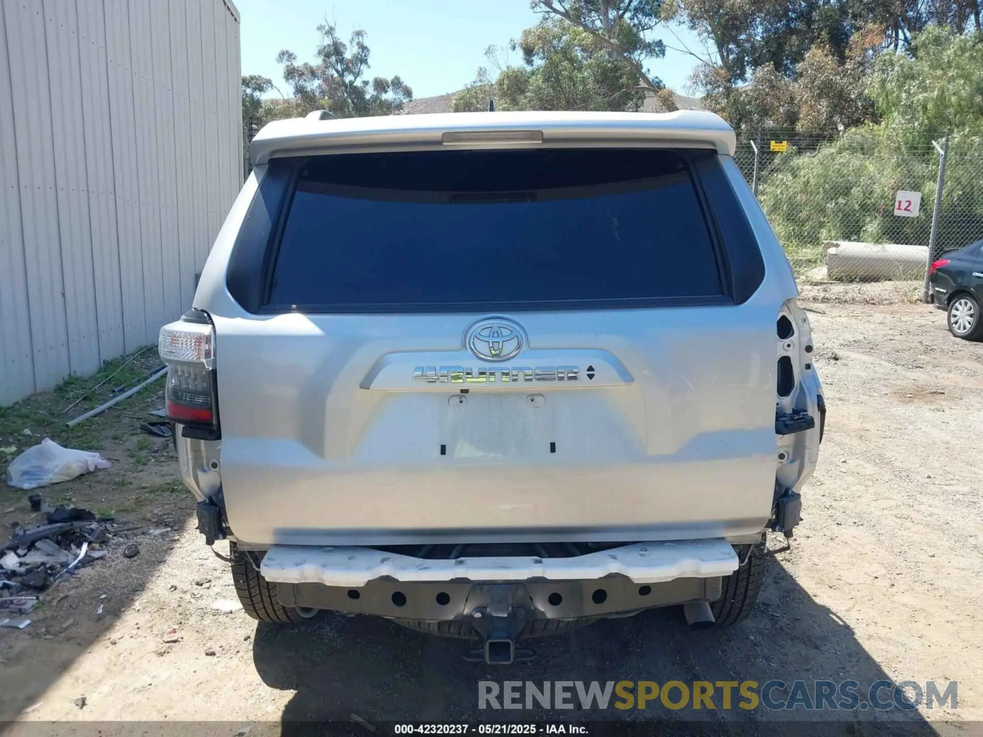 17 Фотография поврежденного автомобиля JTEMU5JR1P6089760 TOYOTA 4RUNNER 2023