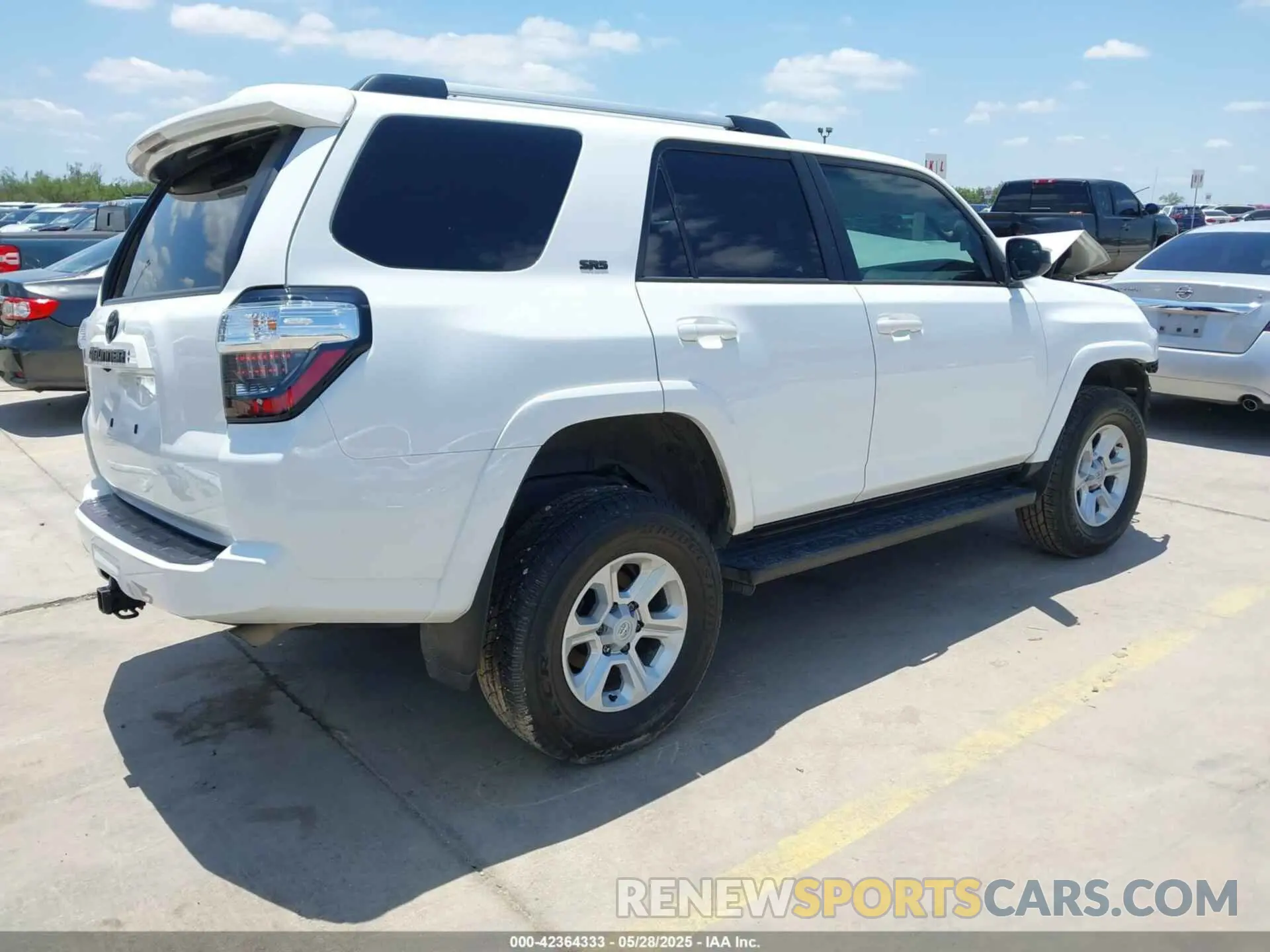 4 Photograph of a damaged car JTEMU5JR1P6141226 TOYOTA 4RUNNER 2023