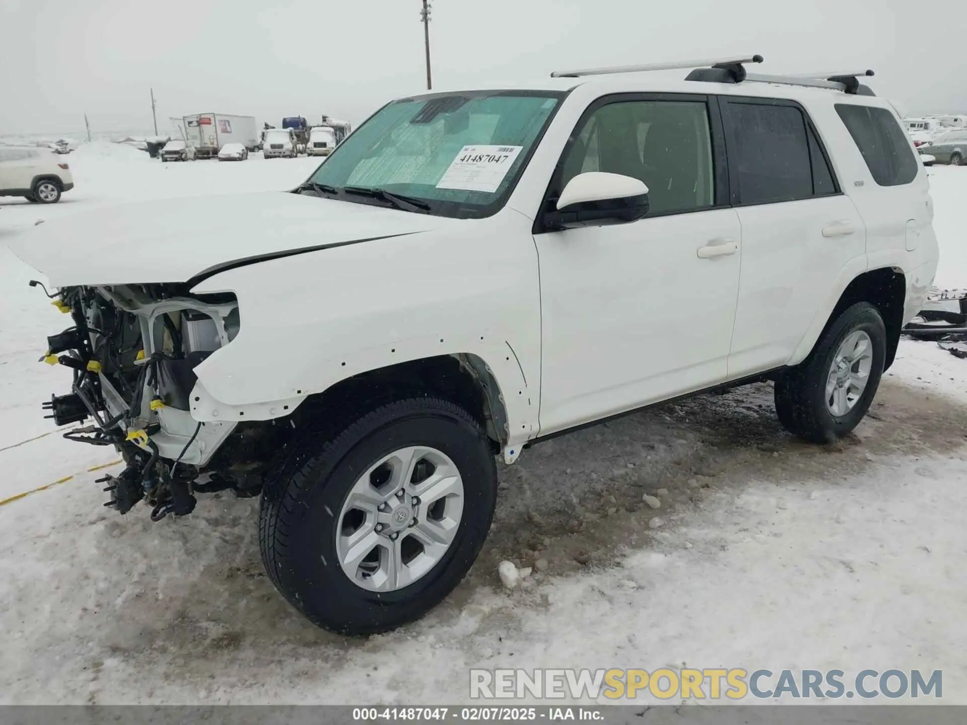 2 Photograph of a damaged car JTEMU5JR2P6113810 TOYOTA 4RUNNER 2023