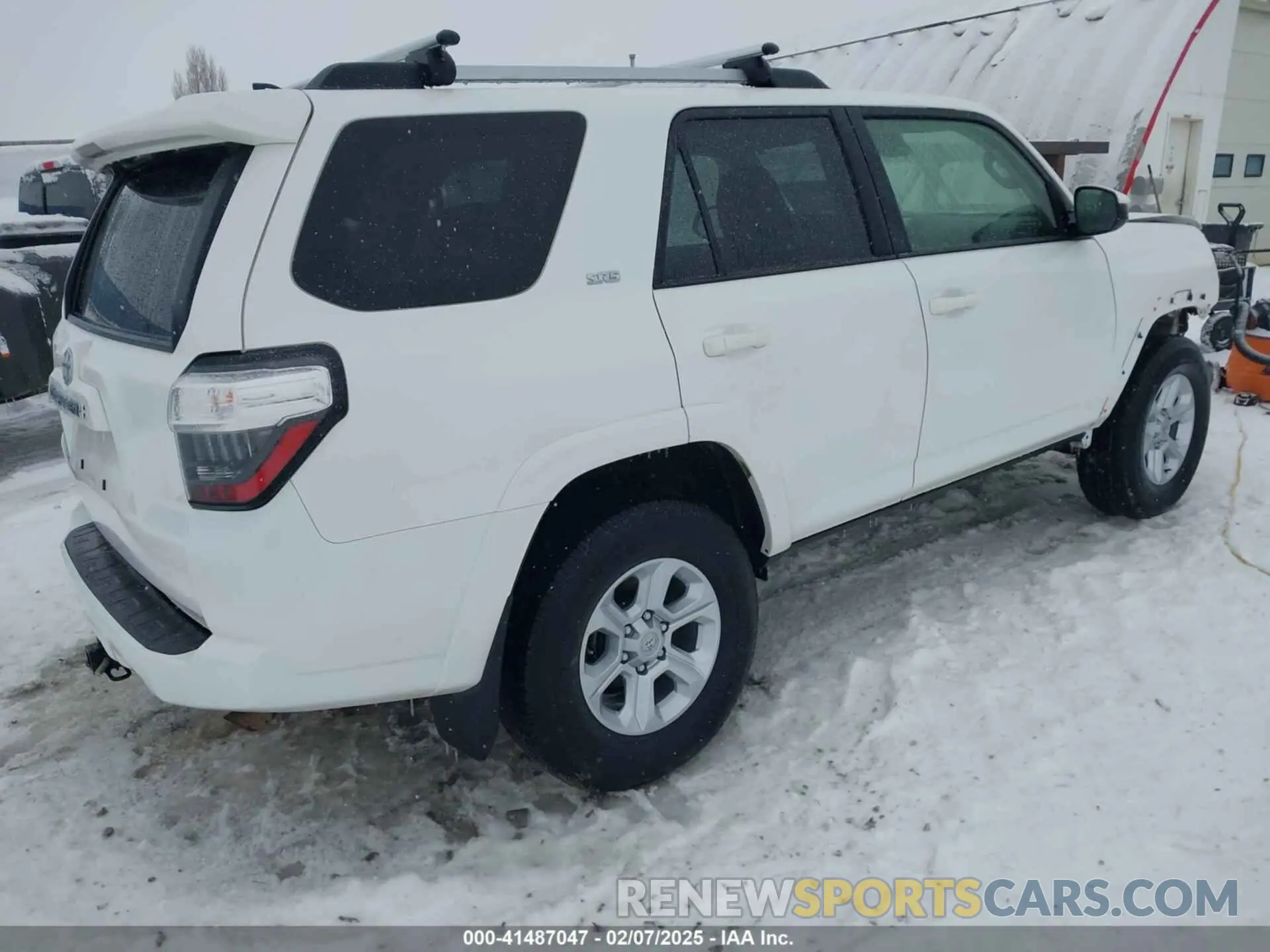 4 Photograph of a damaged car JTEMU5JR2P6113810 TOYOTA 4RUNNER 2023