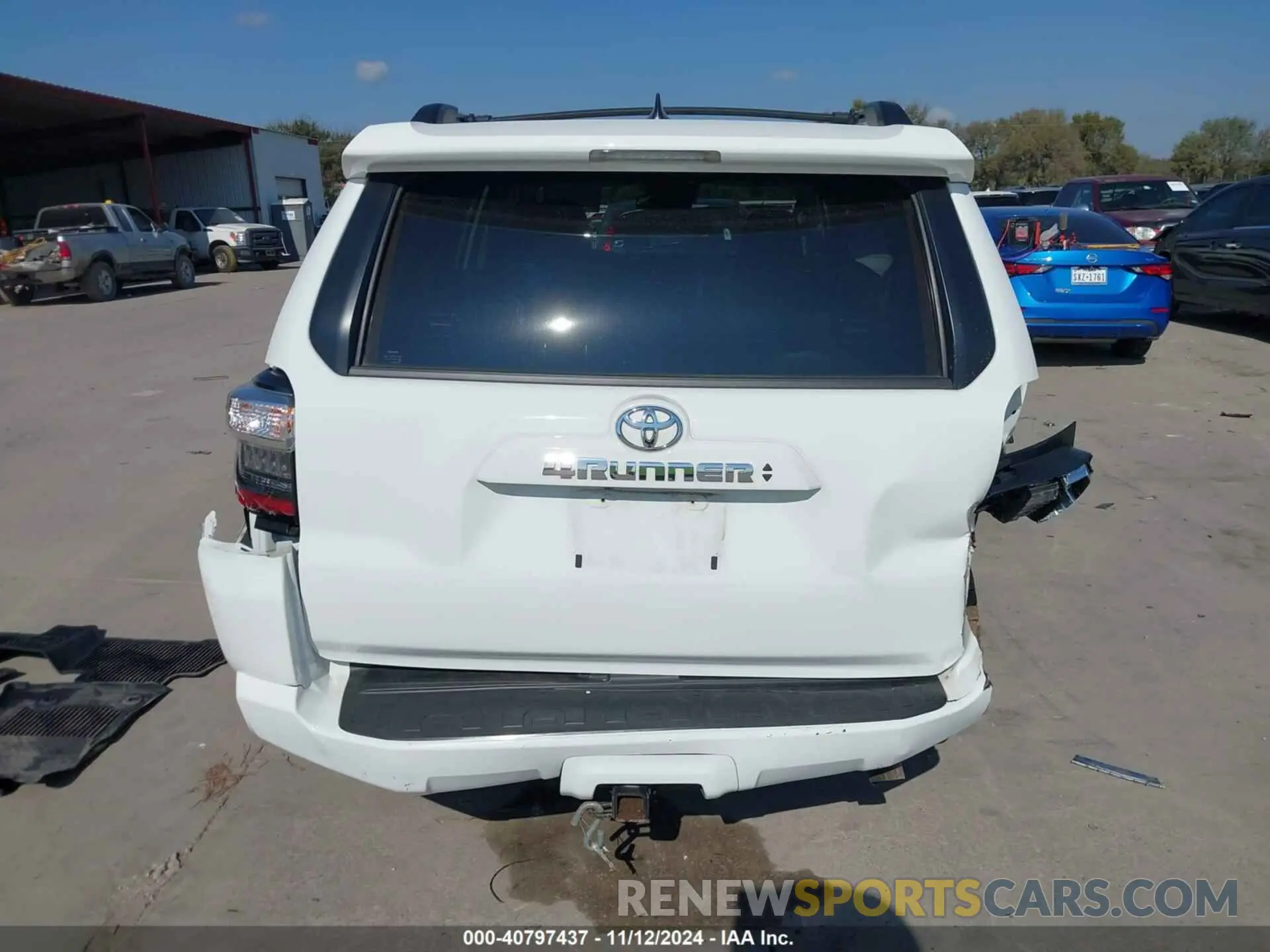 16 Photograph of a damaged car JTEMU5JR8P6090226 TOYOTA 4RUNNER 2023