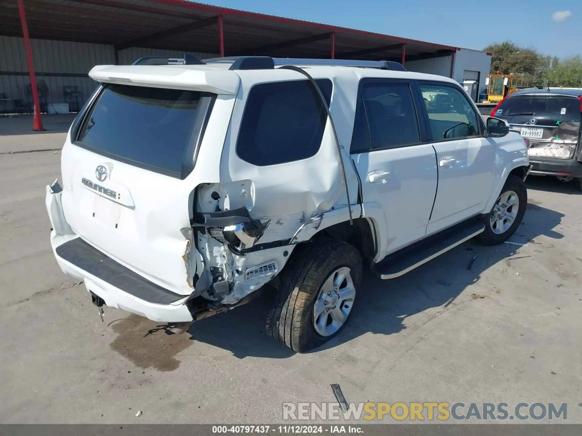 4 Photograph of a damaged car JTEMU5JR8P6090226 TOYOTA 4RUNNER 2023
