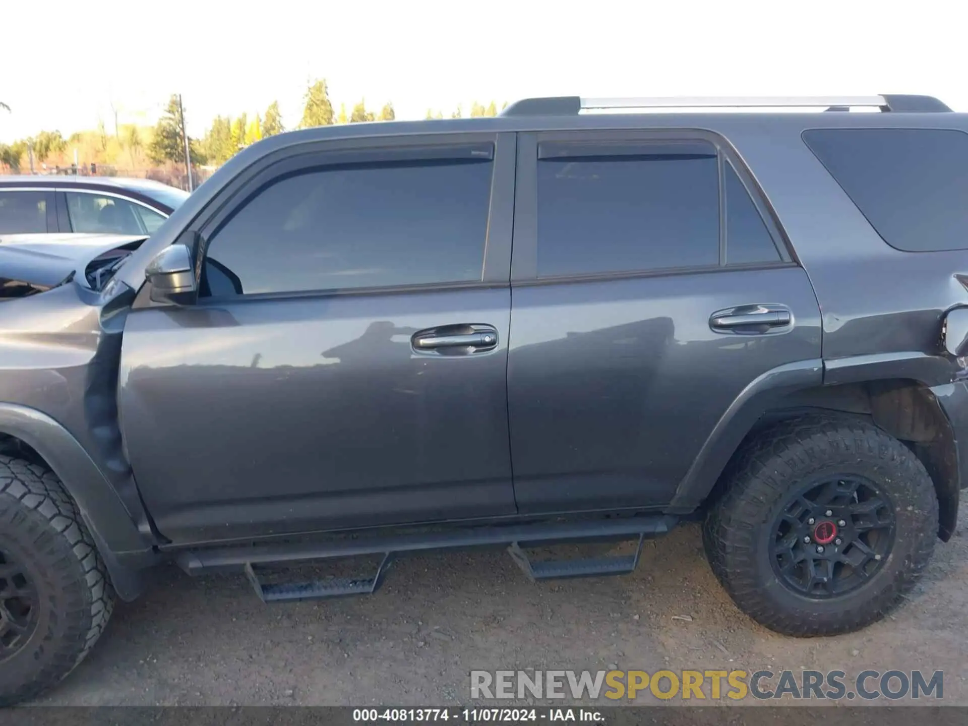 14 Photograph of a damaged car JTEMU5JR8P6099590 TOYOTA 4RUNNER 2023