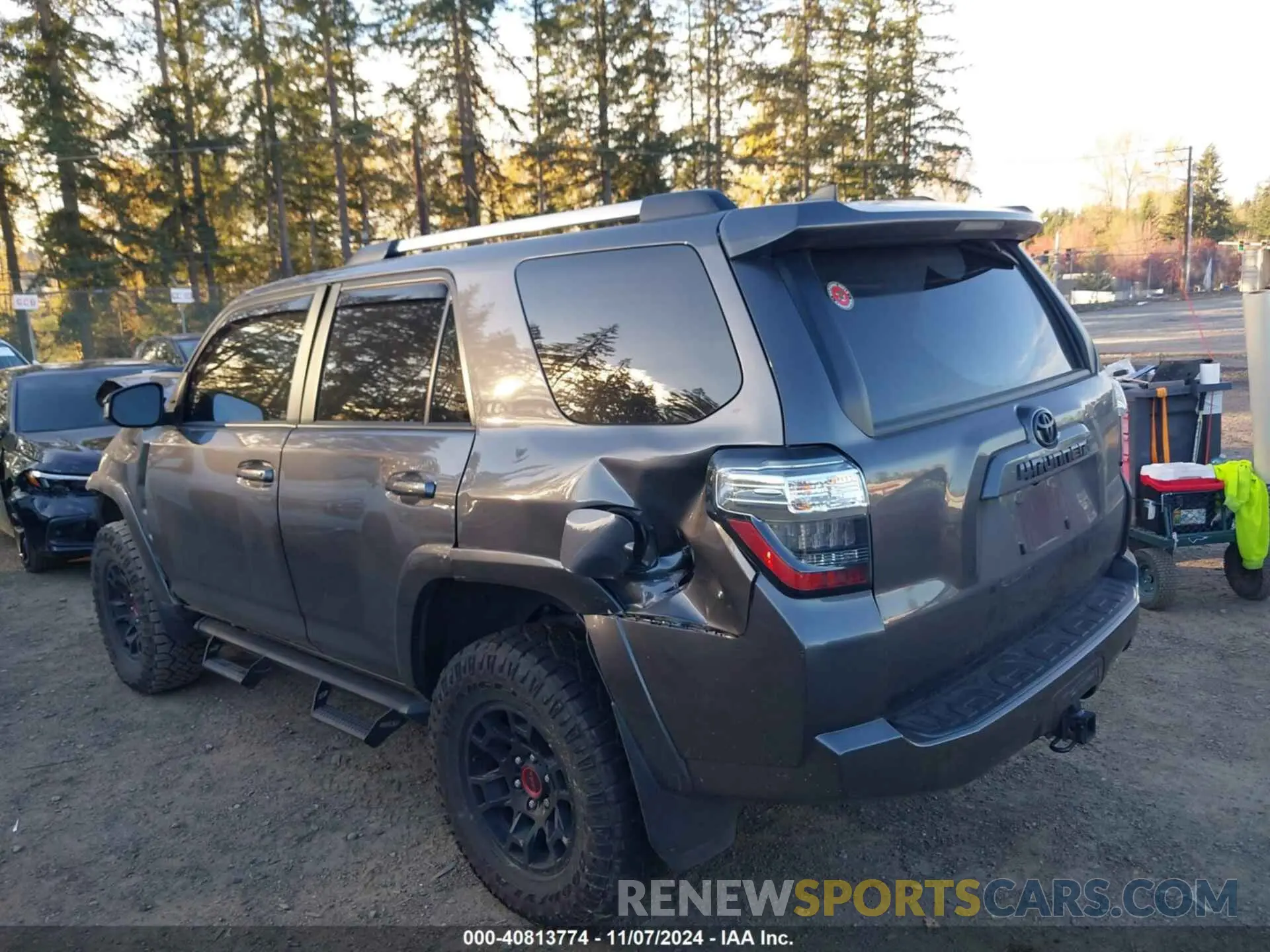 3 Photograph of a damaged car JTEMU5JR8P6099590 TOYOTA 4RUNNER 2023