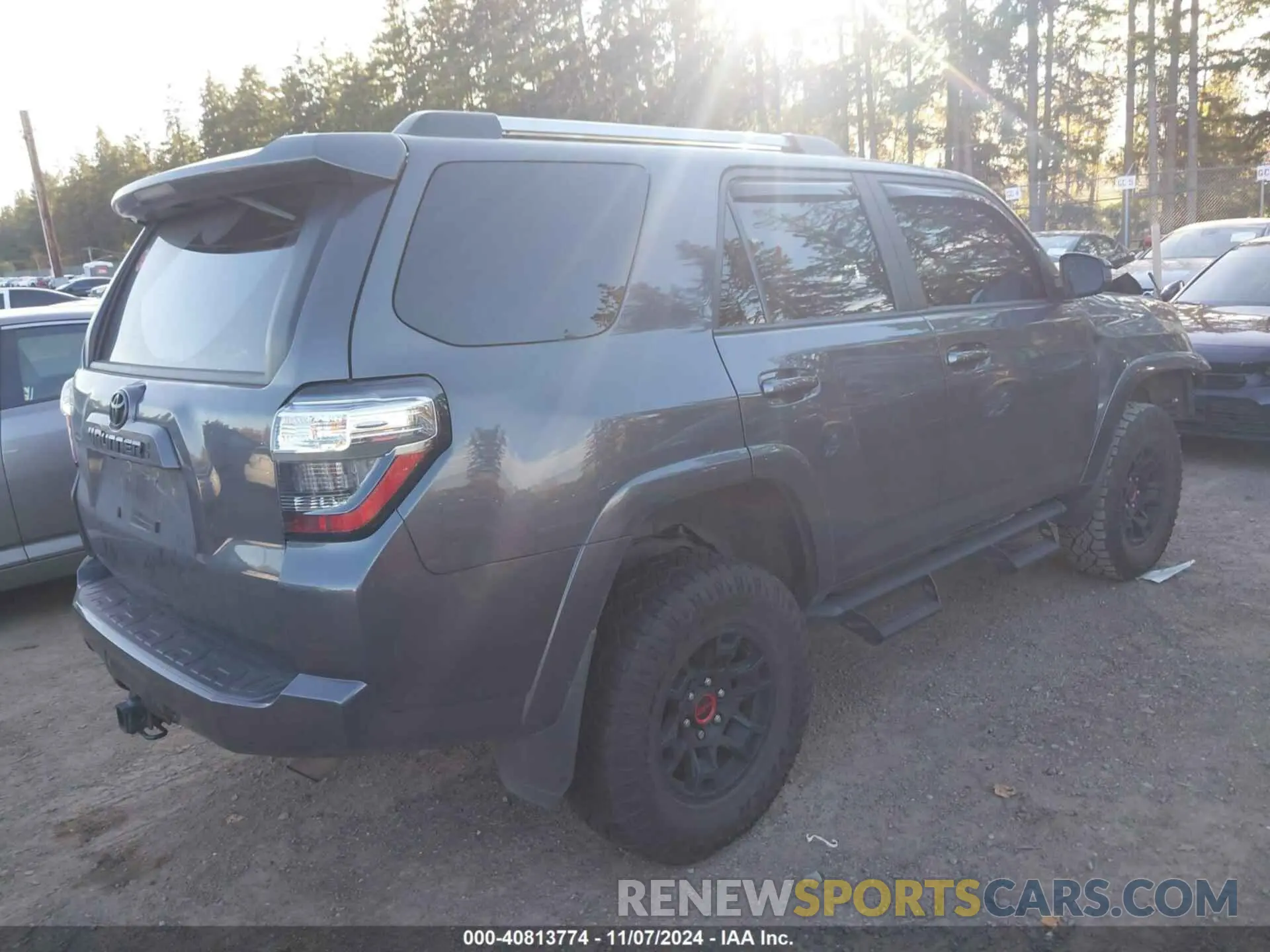 4 Photograph of a damaged car JTEMU5JR8P6099590 TOYOTA 4RUNNER 2023