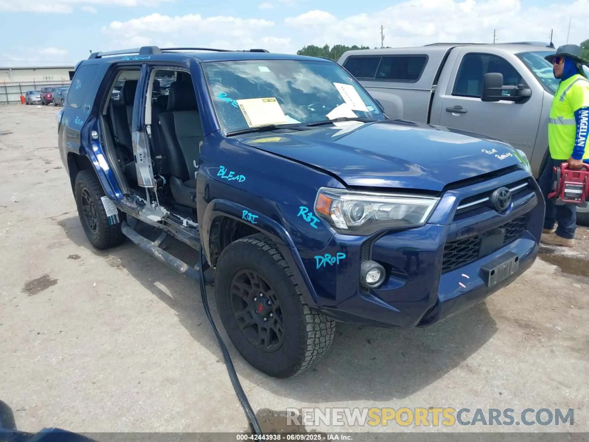 1 Photograph of a damaged car JTENU5JR1P6109414 TOYOTA 4RUNNER 2023