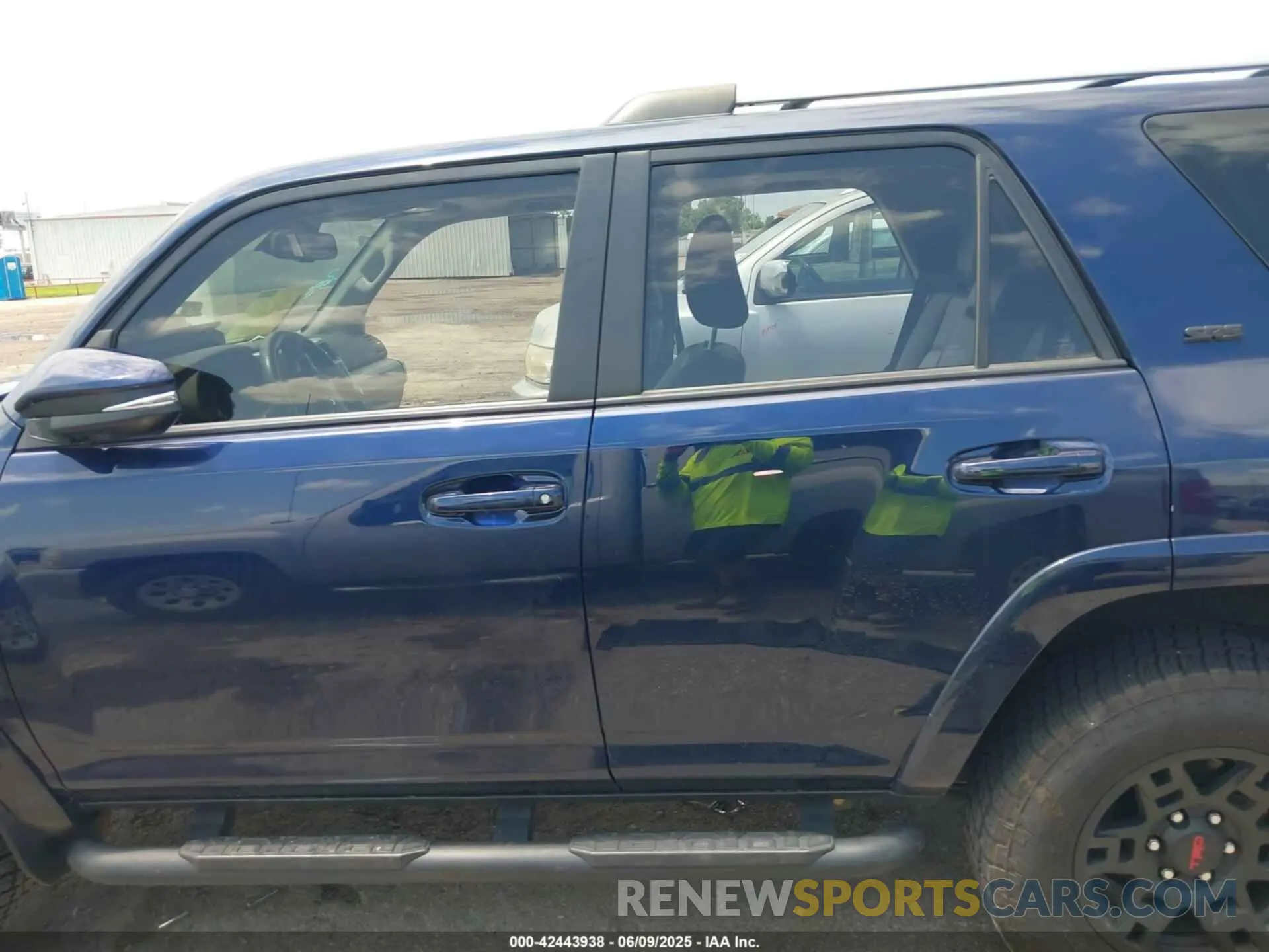 15 Photograph of a damaged car JTENU5JR1P6109414 TOYOTA 4RUNNER 2023