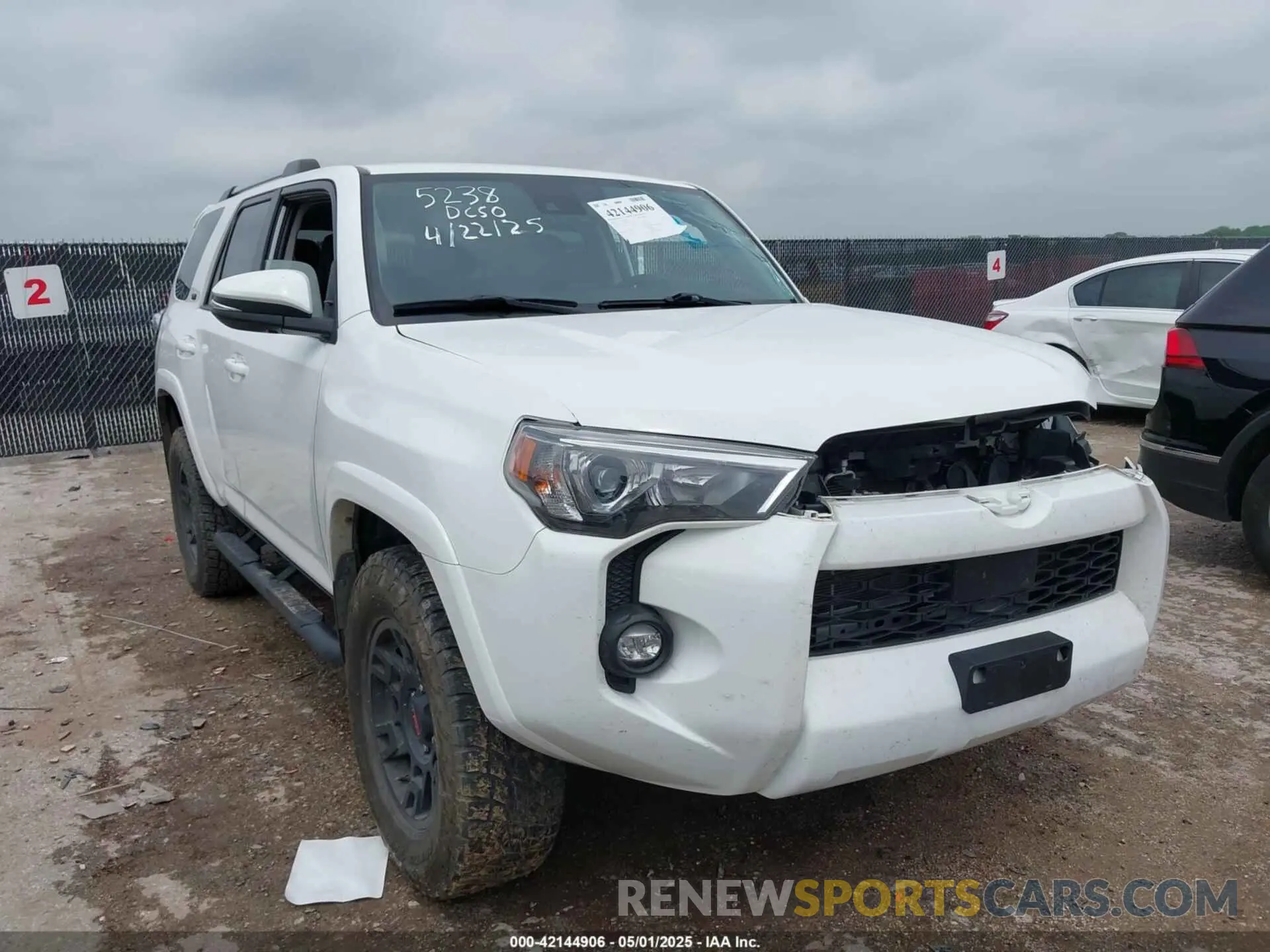 1 Photograph of a damaged car JTENU5JR2P6126481 TOYOTA 4RUNNER 2023
