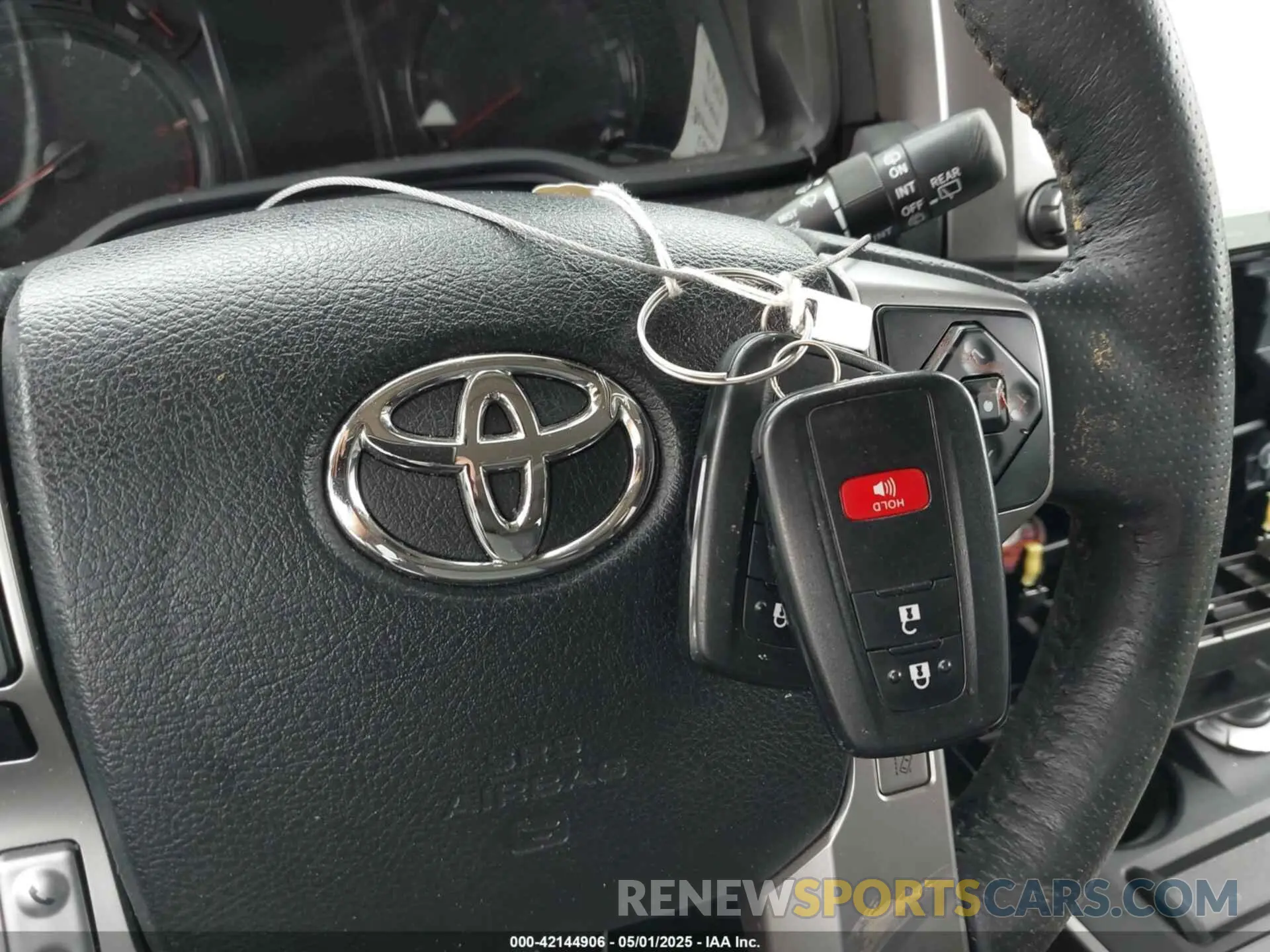 11 Photograph of a damaged car JTENU5JR2P6126481 TOYOTA 4RUNNER 2023