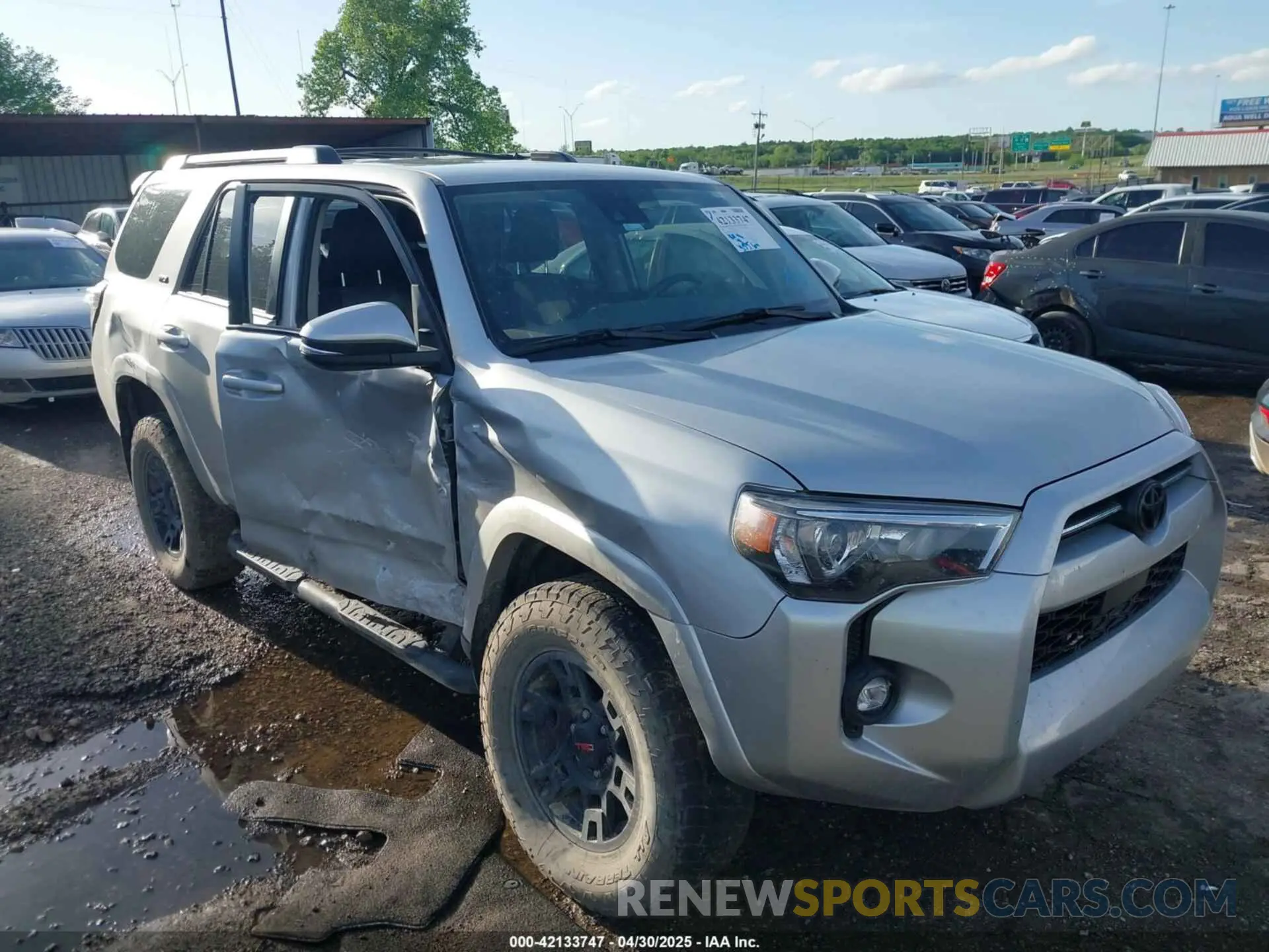 13 Photograph of a damaged car JTENU5JR3P6109169 TOYOTA 4RUNNER 2023