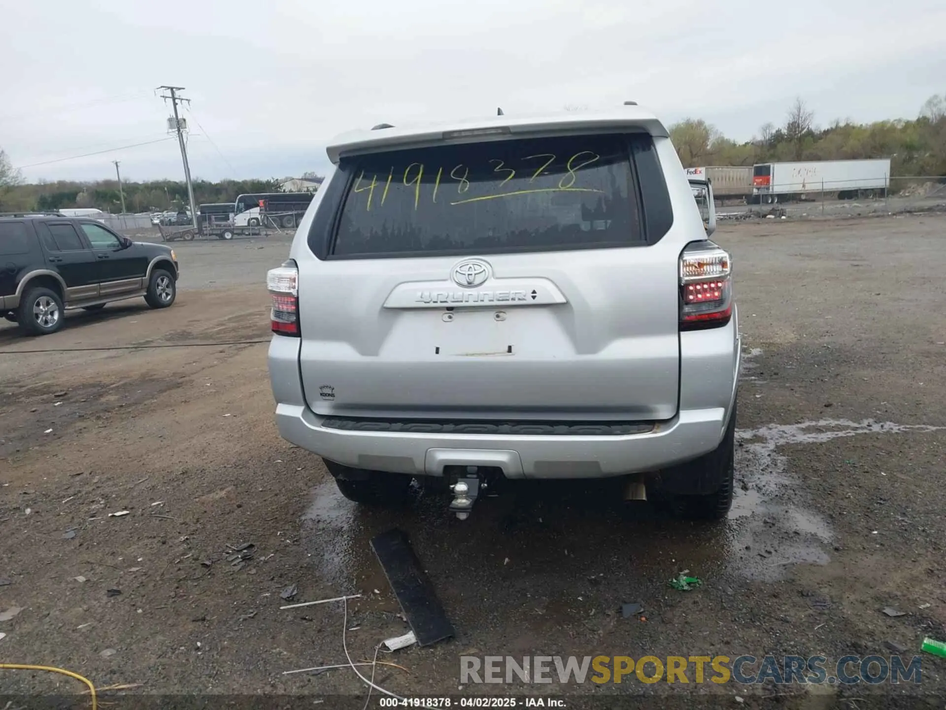 16 Photograph of a damaged car JTENU5JR4P6112159 TOYOTA 4RUNNER 2023