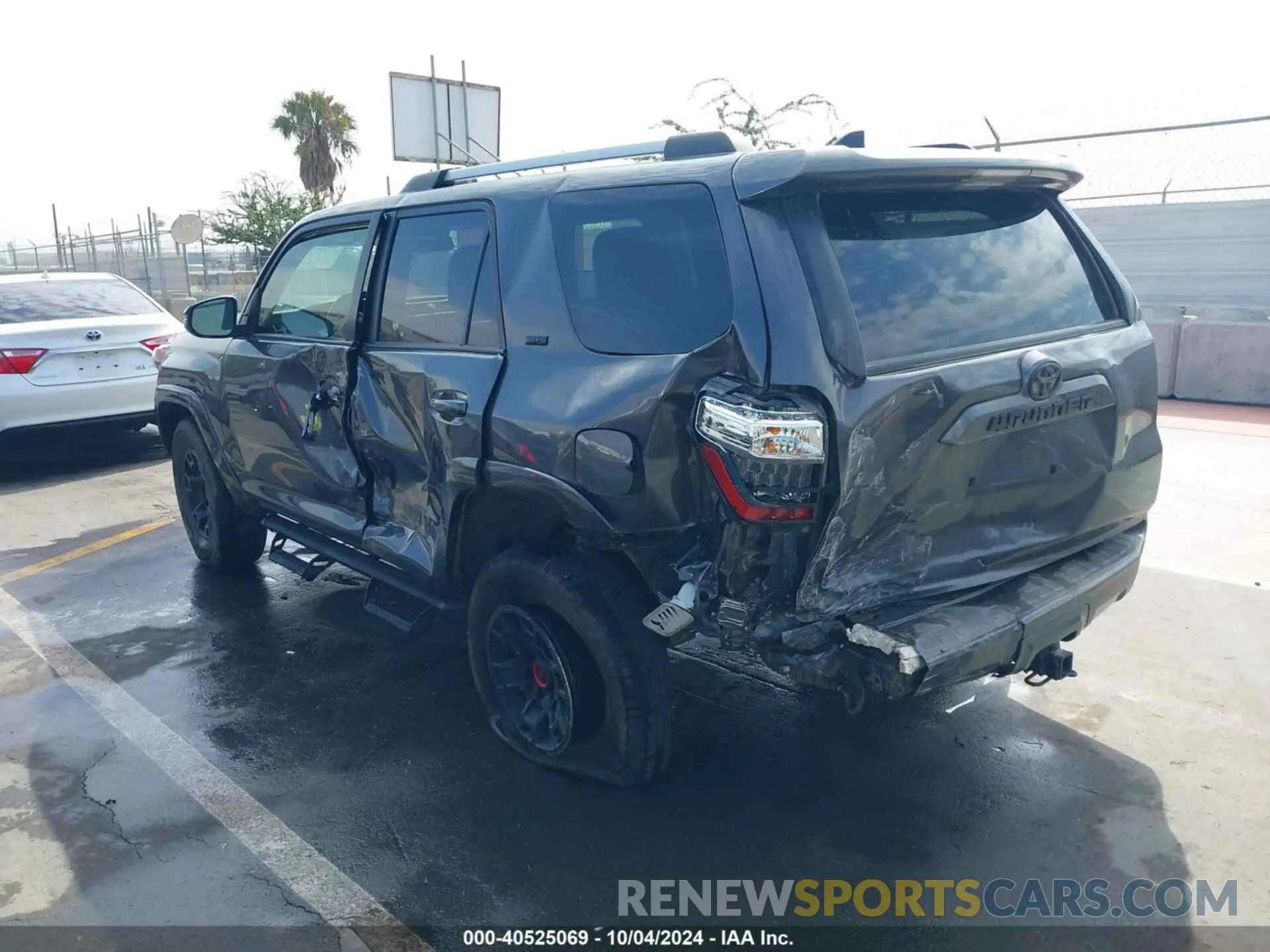 3 Фотография поврежденного автомобиля JTENU5JR6P6127178 TOYOTA 4RUNNER 2023