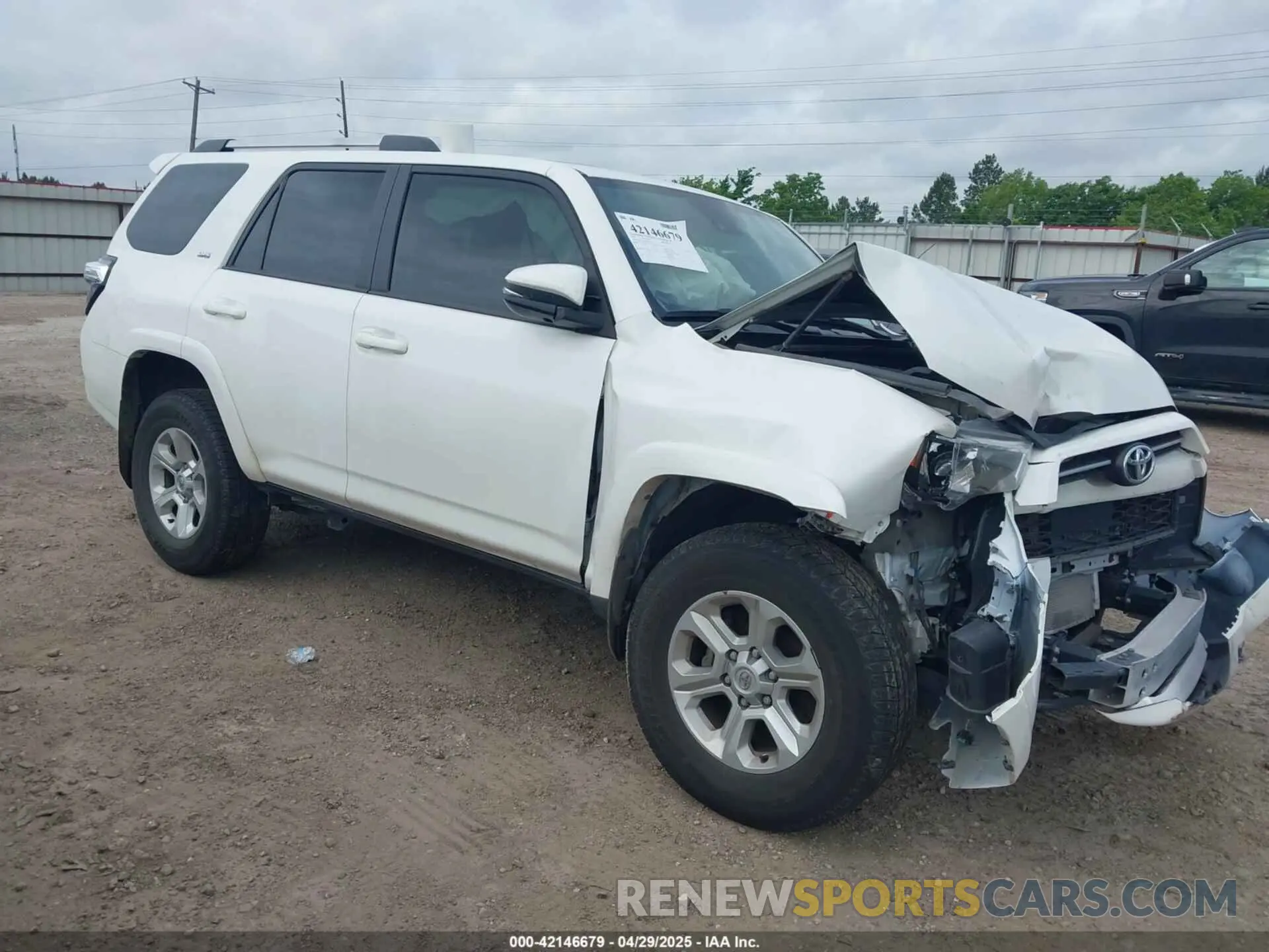 1 Photograph of a damaged car JTENU5JR9P6195572 TOYOTA 4RUNNER 2023