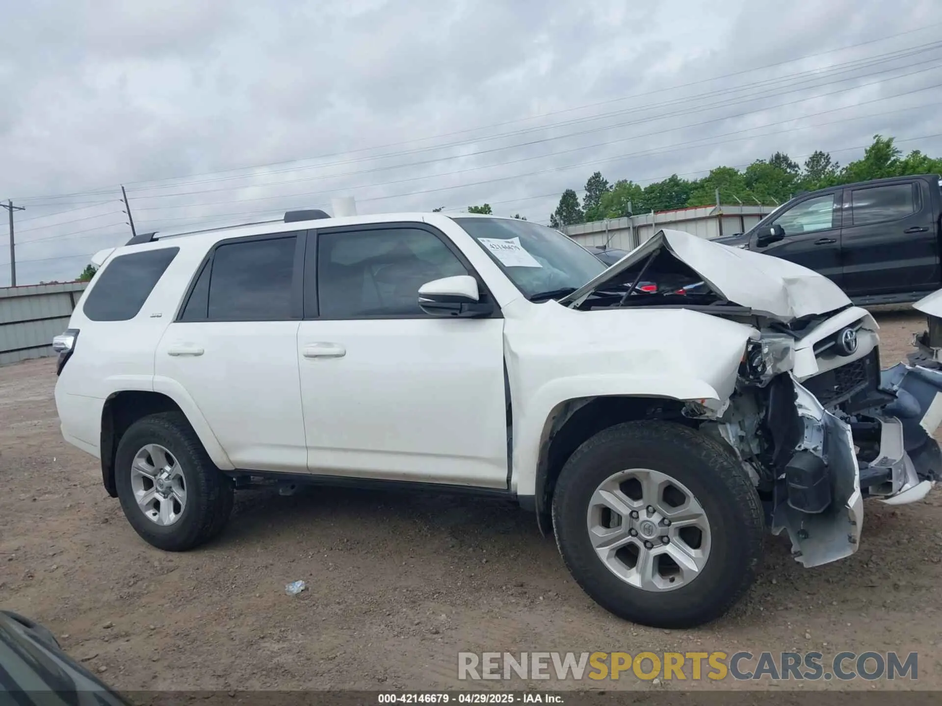 13 Photograph of a damaged car JTENU5JR9P6195572 TOYOTA 4RUNNER 2023