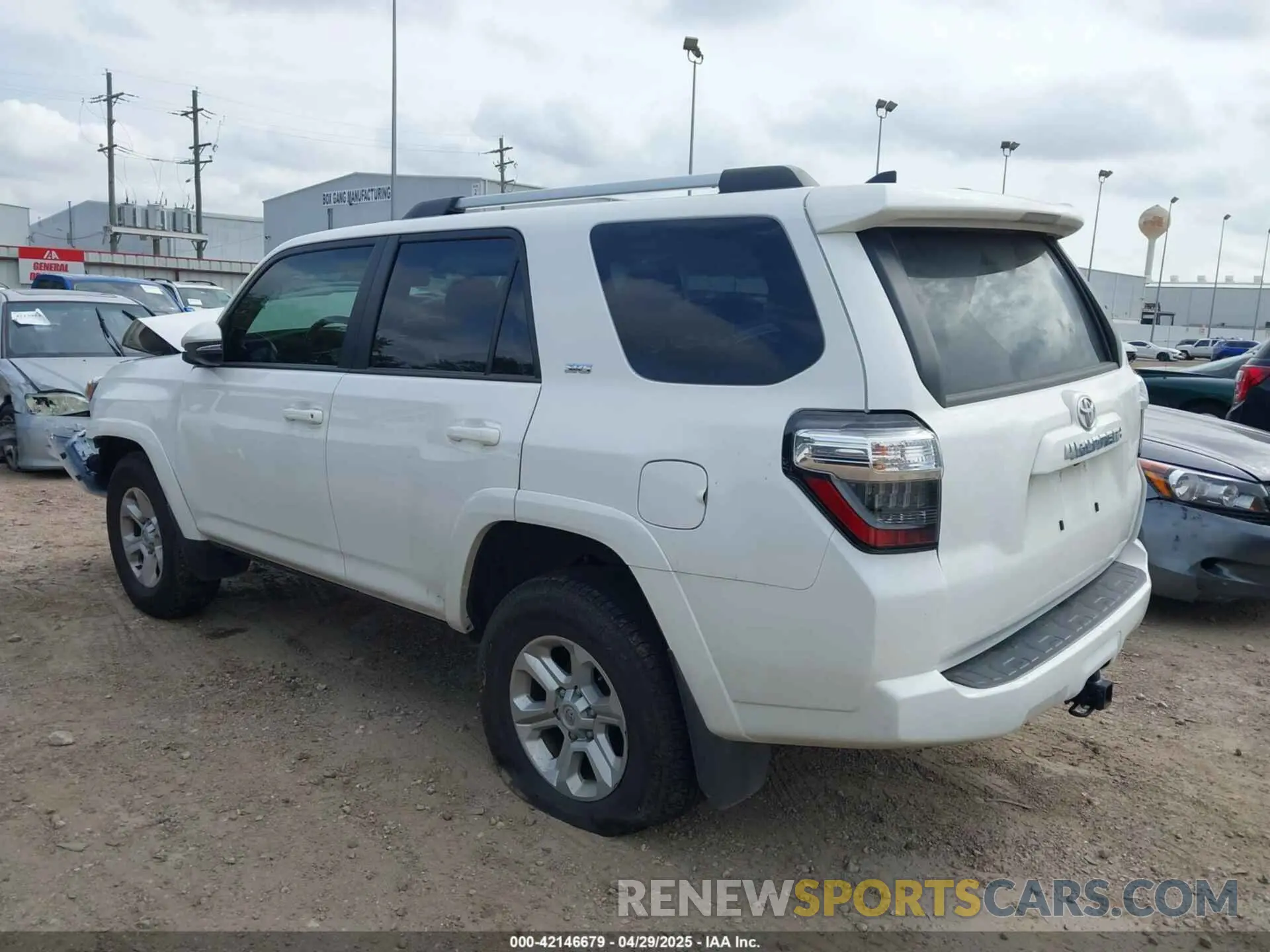 3 Photograph of a damaged car JTENU5JR9P6195572 TOYOTA 4RUNNER 2023