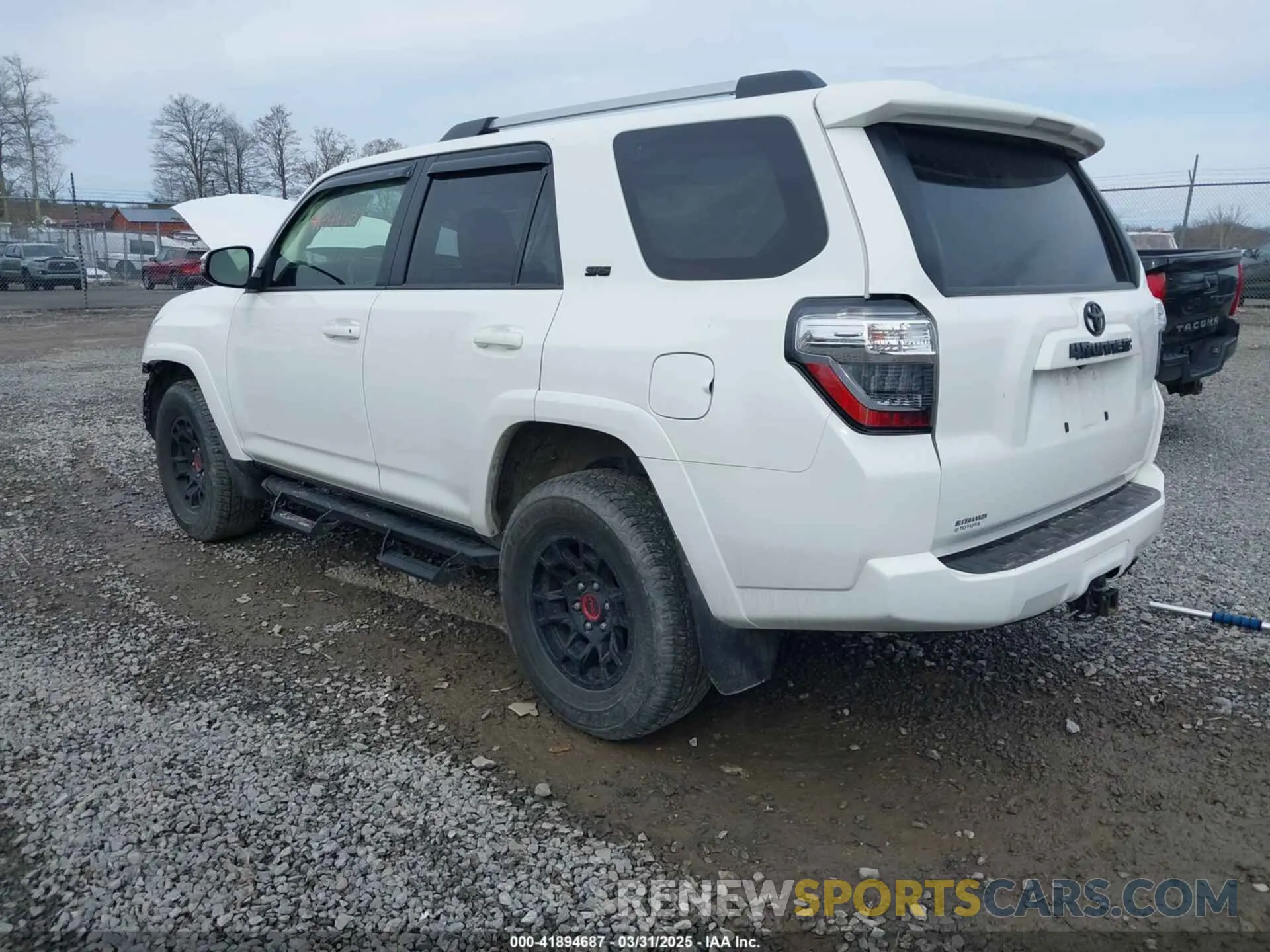 3 Фотография поврежденного автомобиля JTENU5JRXP6127409 TOYOTA 4RUNNER 2023