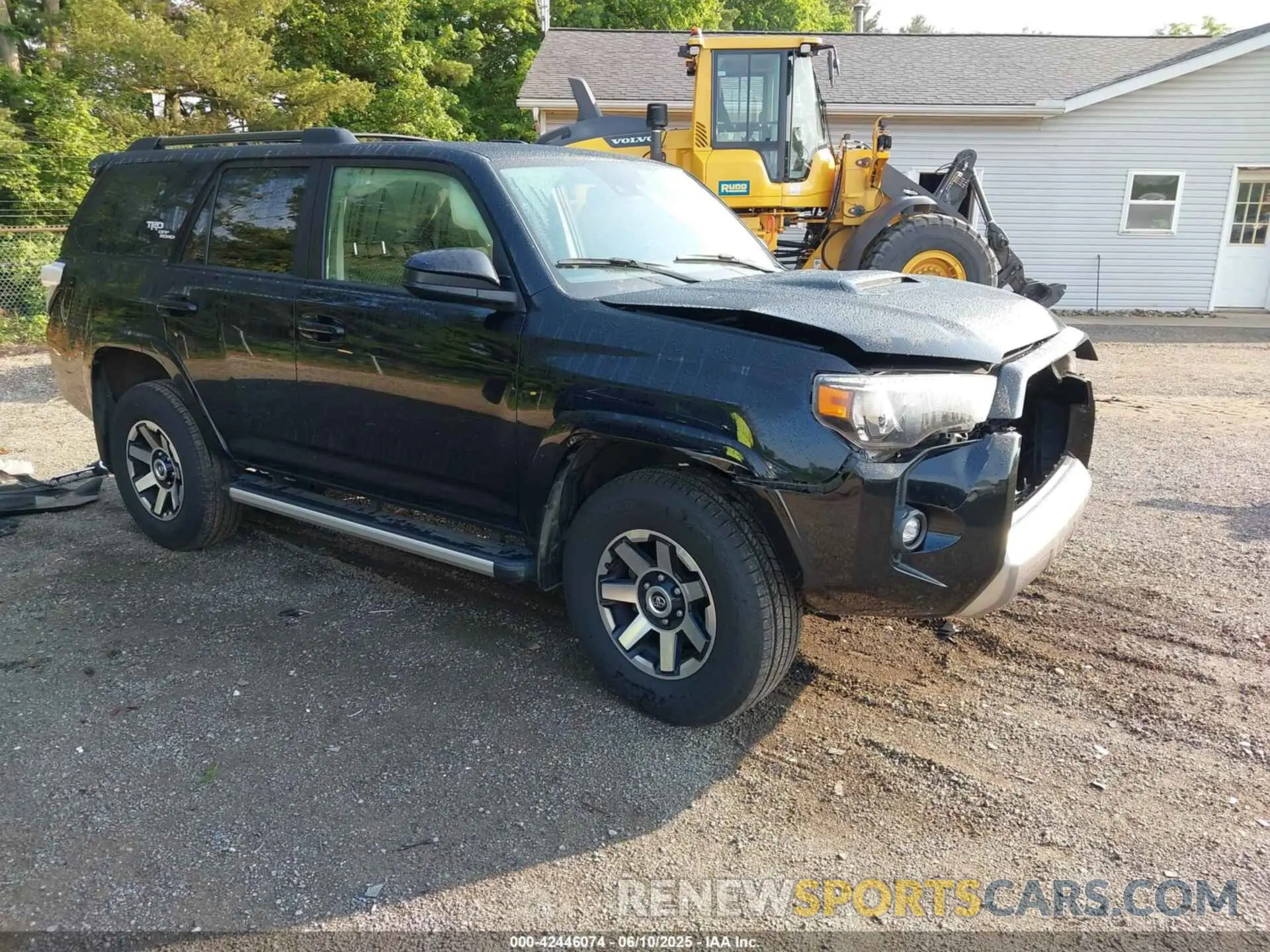 1 Photograph of a damaged car JTEPU5JR8P6089848 TOYOTA 4RUNNER 2023