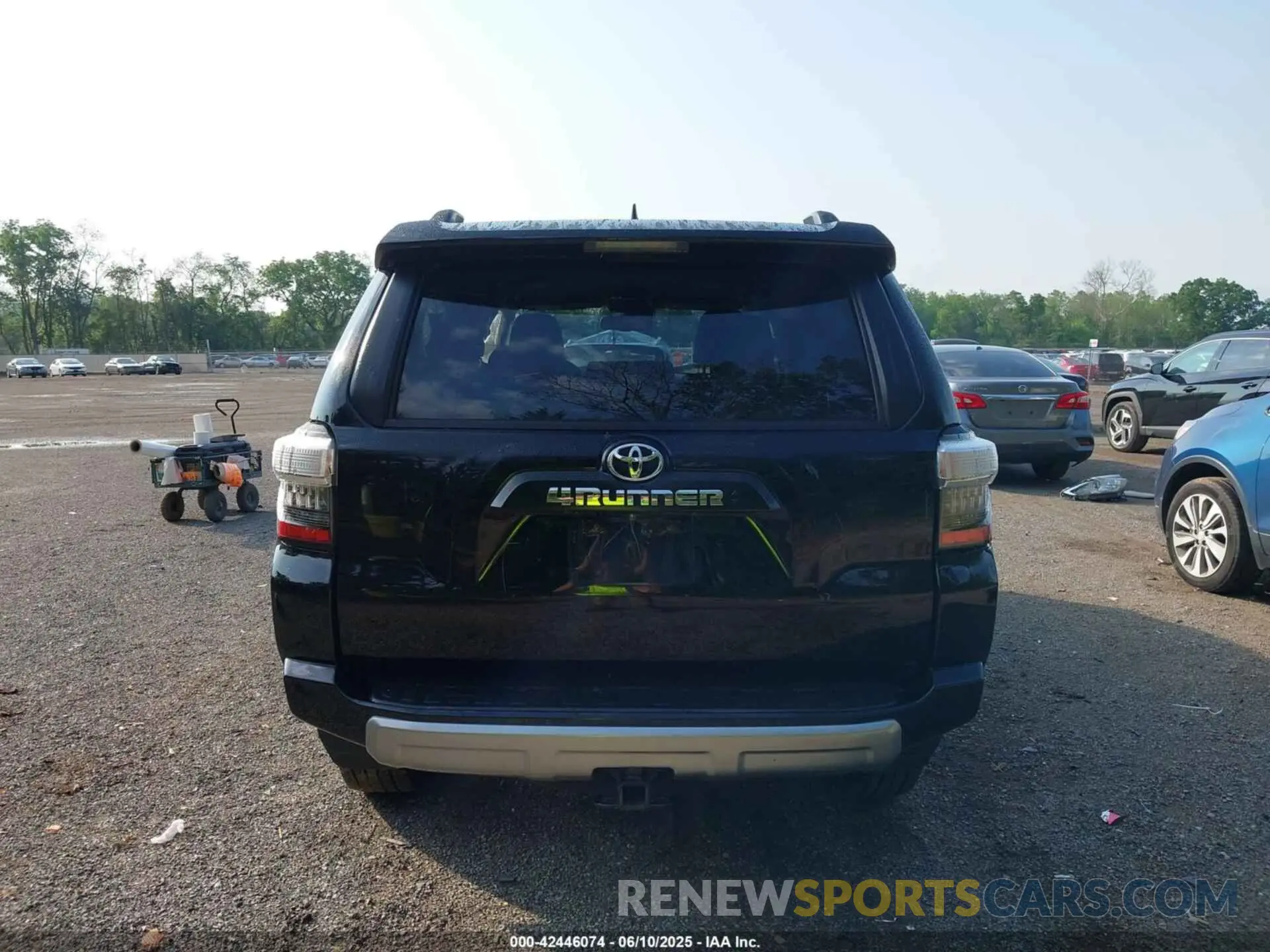 17 Photograph of a damaged car JTEPU5JR8P6089848 TOYOTA 4RUNNER 2023