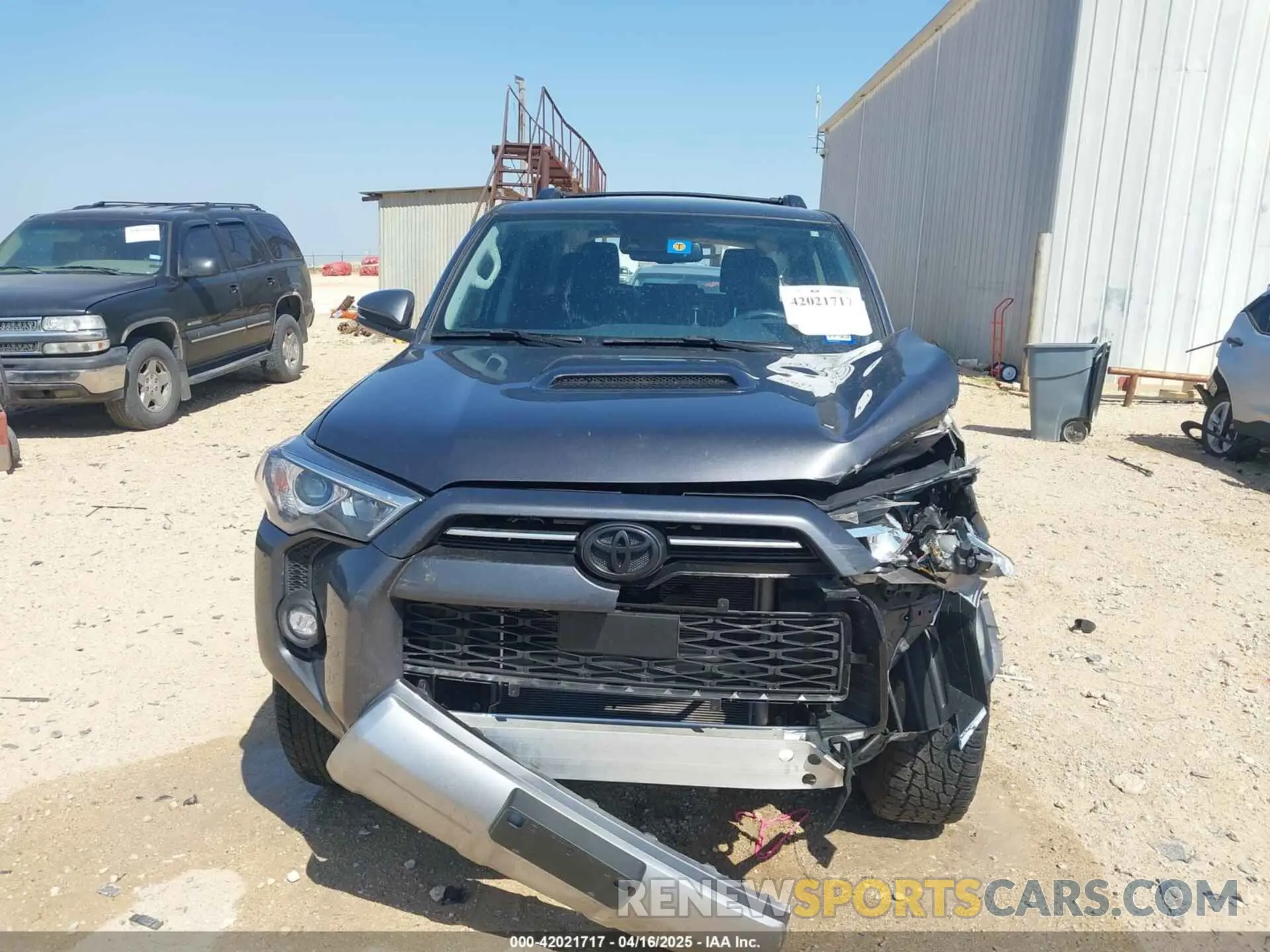 12 Фотография поврежденного автомобиля JTERU5JR1P6202743 TOYOTA 4RUNNER 2023