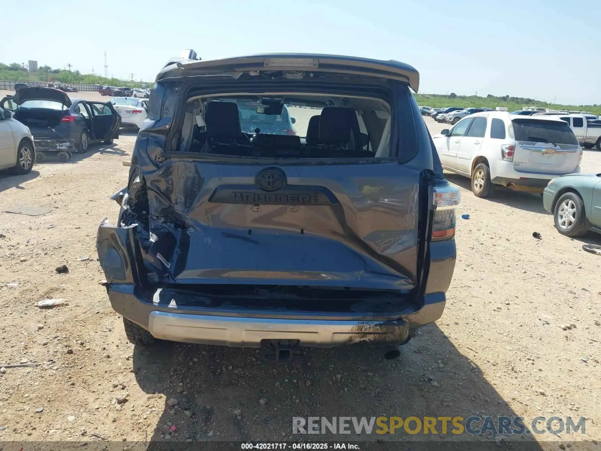 16 Фотография поврежденного автомобиля JTERU5JR1P6202743 TOYOTA 4RUNNER 2023