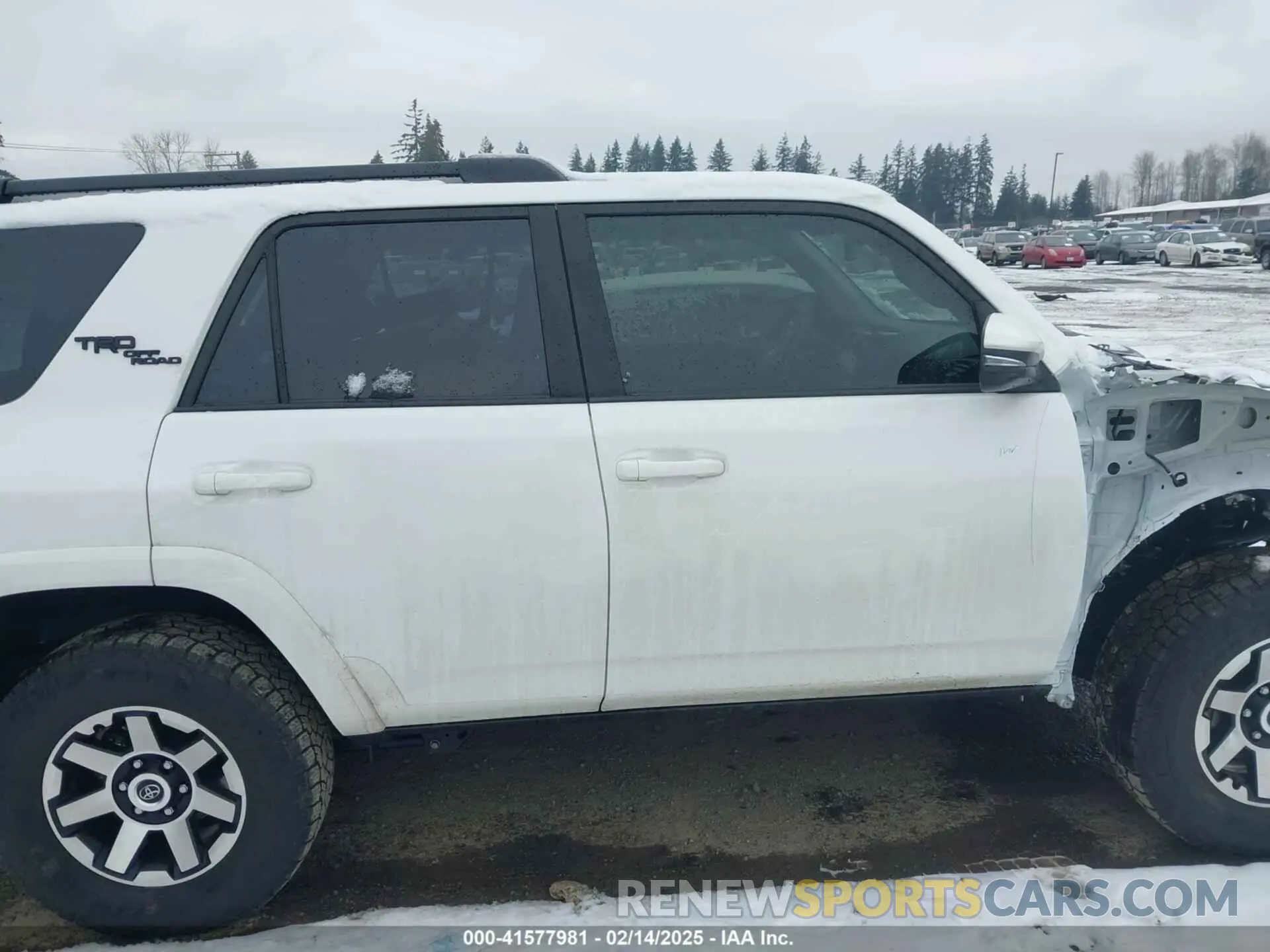 14 Фотография поврежденного автомобиля JTERU5JR2P6173804 TOYOTA 4RUNNER 2023