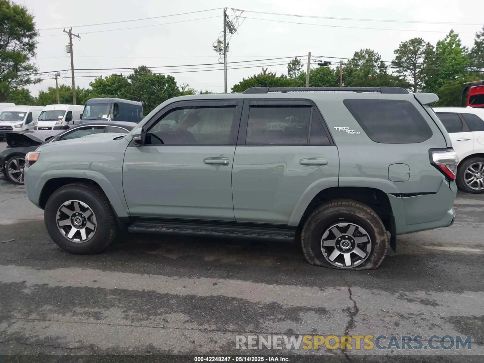 14 Фотография поврежденного автомобиля JTERU5JR4P6150914 TOYOTA 4RUNNER 2023