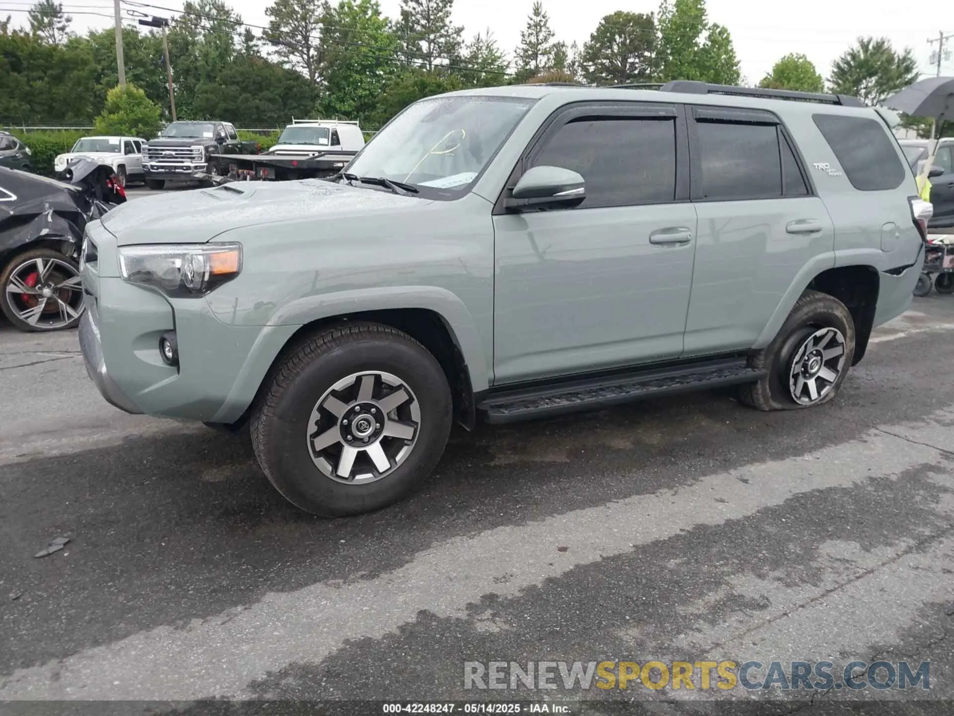 2 Фотография поврежденного автомобиля JTERU5JR4P6150914 TOYOTA 4RUNNER 2023