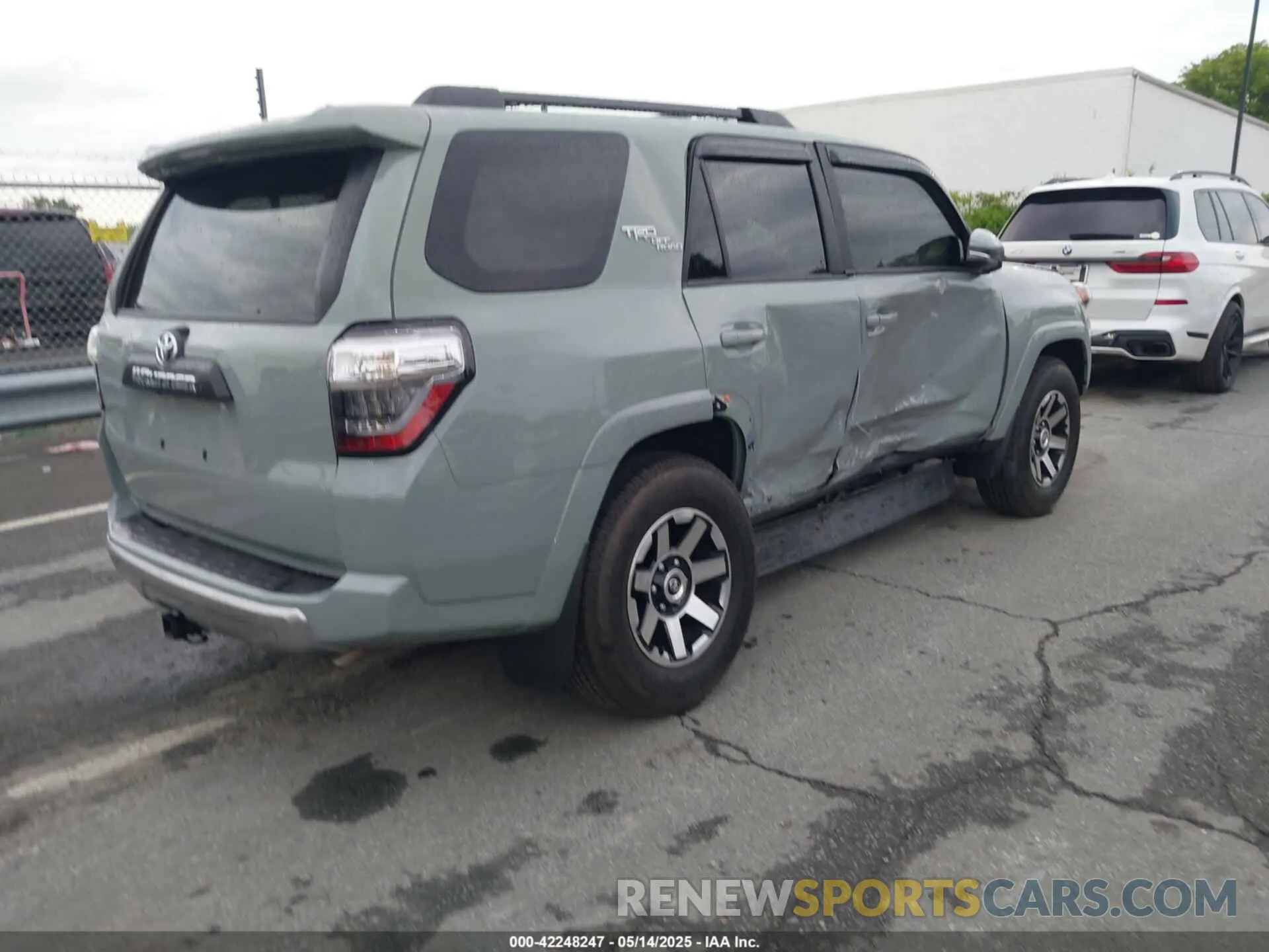 4 Фотография поврежденного автомобиля JTERU5JR4P6150914 TOYOTA 4RUNNER 2023