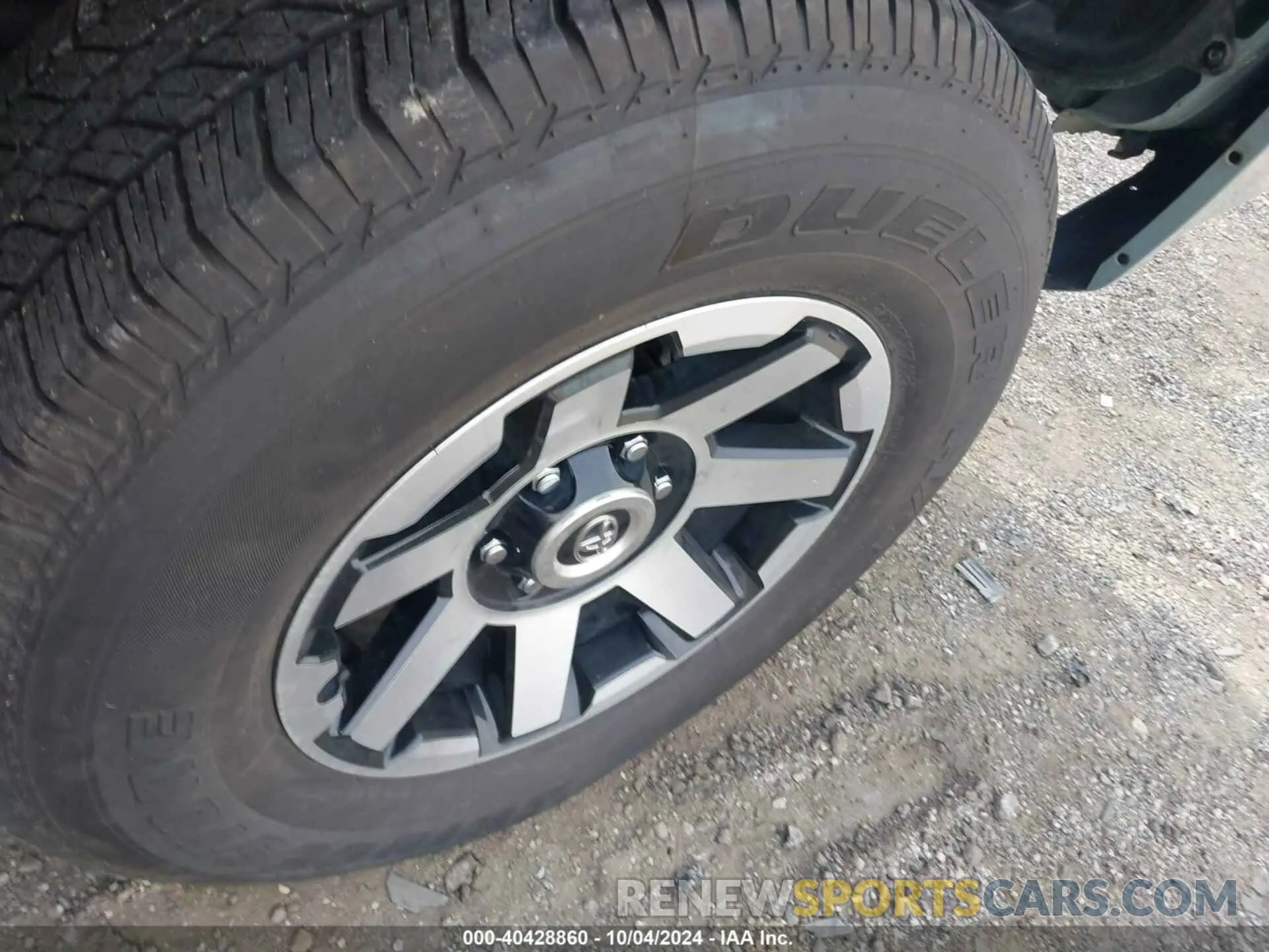 12 Фотография поврежденного автомобиля JTERU5JR4P6153389 TOYOTA 4RUNNER 2023