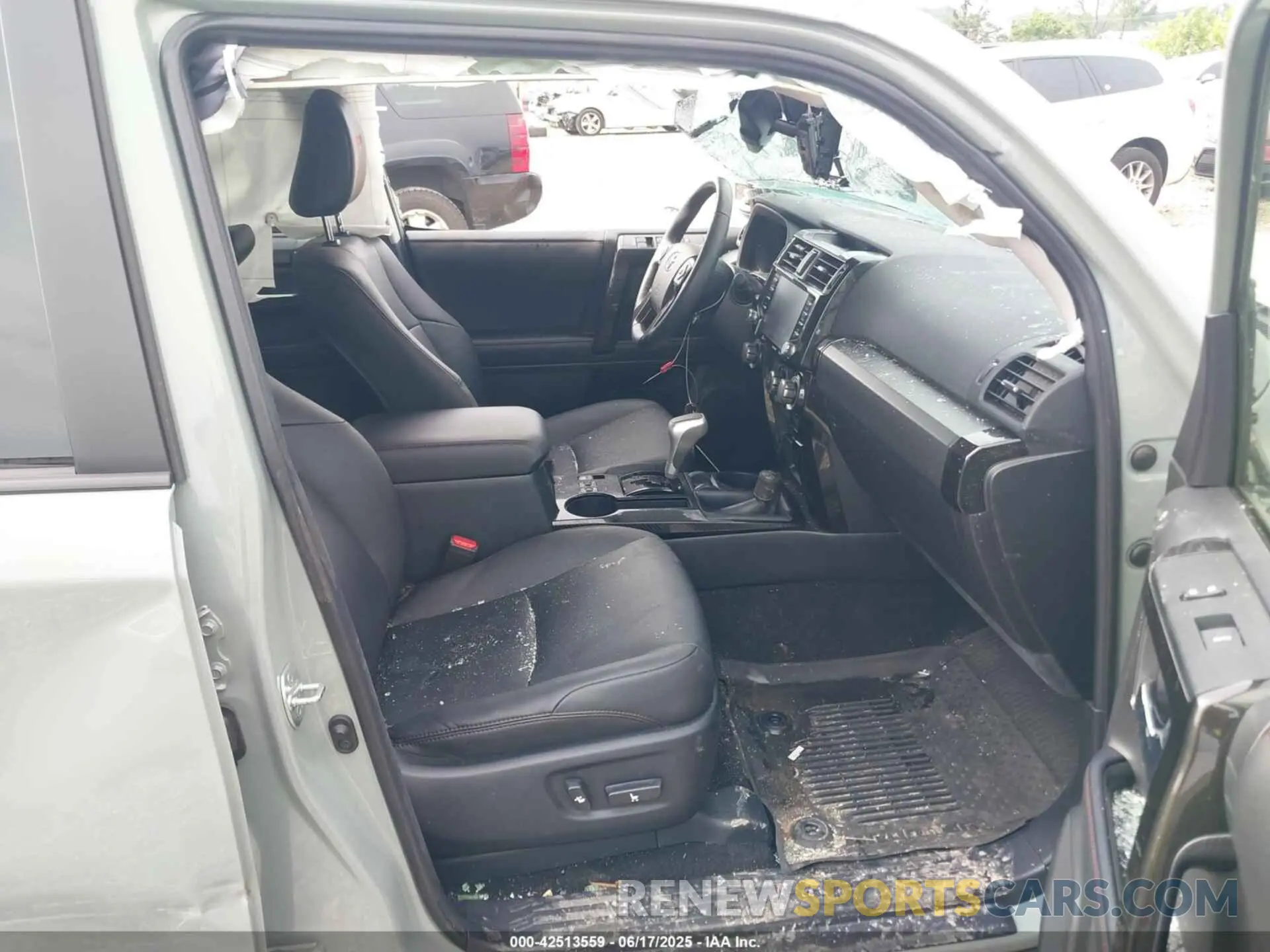5 Photograph of a damaged car JTERU5JR4P6210352 TOYOTA 4RUNNER 2023