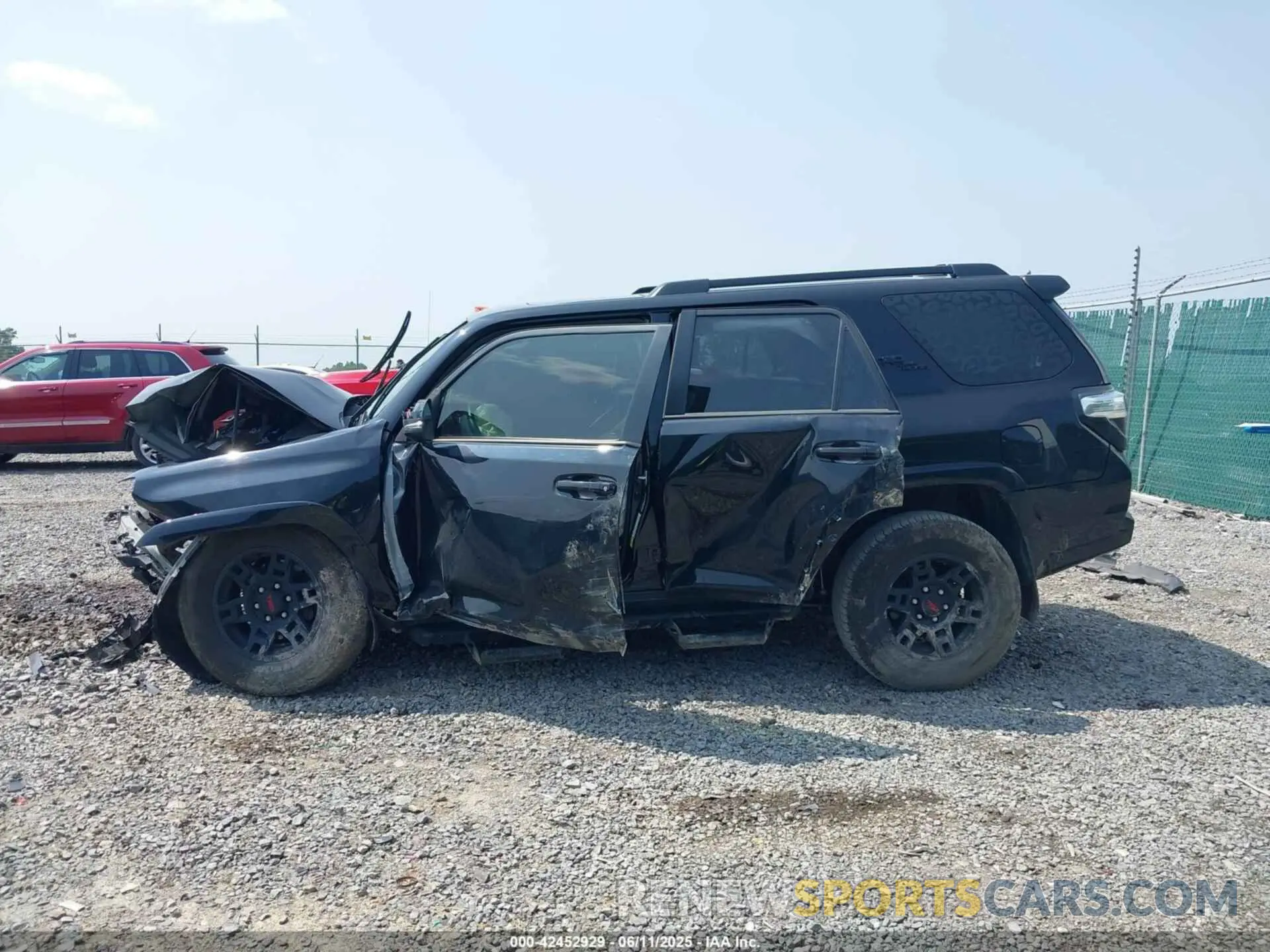 15 Photograph of a damaged car JTERU5JR6P6160165 TOYOTA 4RUNNER 2023