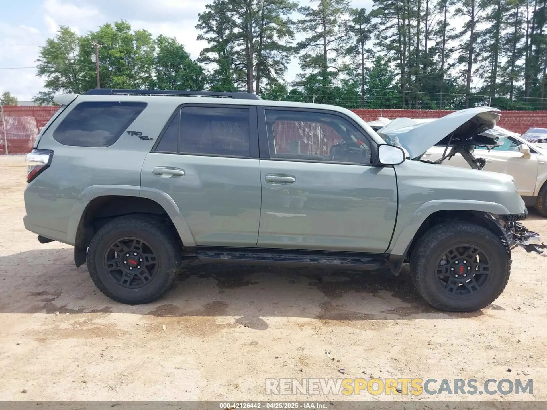 14 Photograph of a damaged car JTERU5JR6P6167259 TOYOTA 4RUNNER 2023
