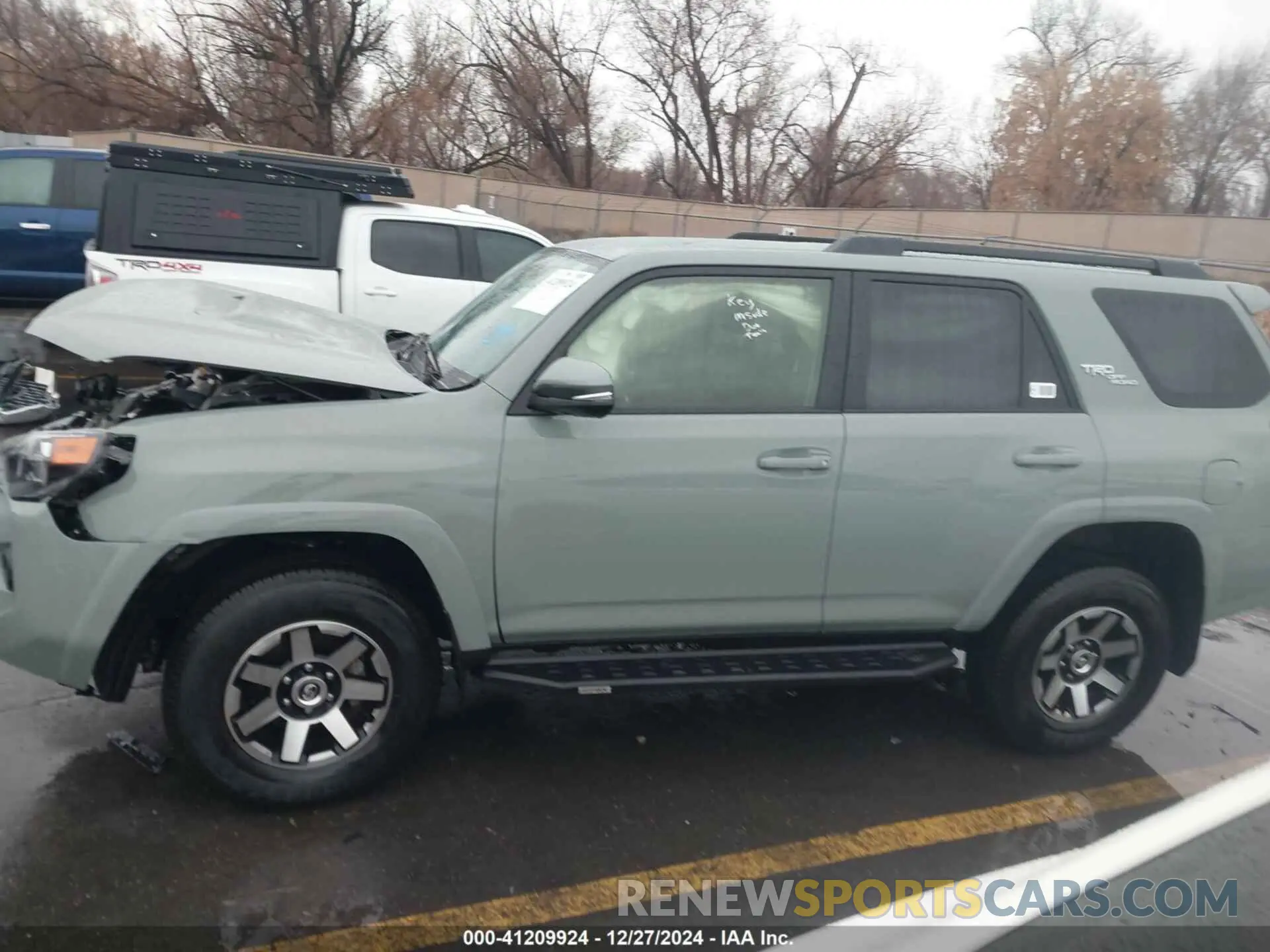 14 Photograph of a damaged car JTERU5JR6P6193764 TOYOTA 4RUNNER 2023