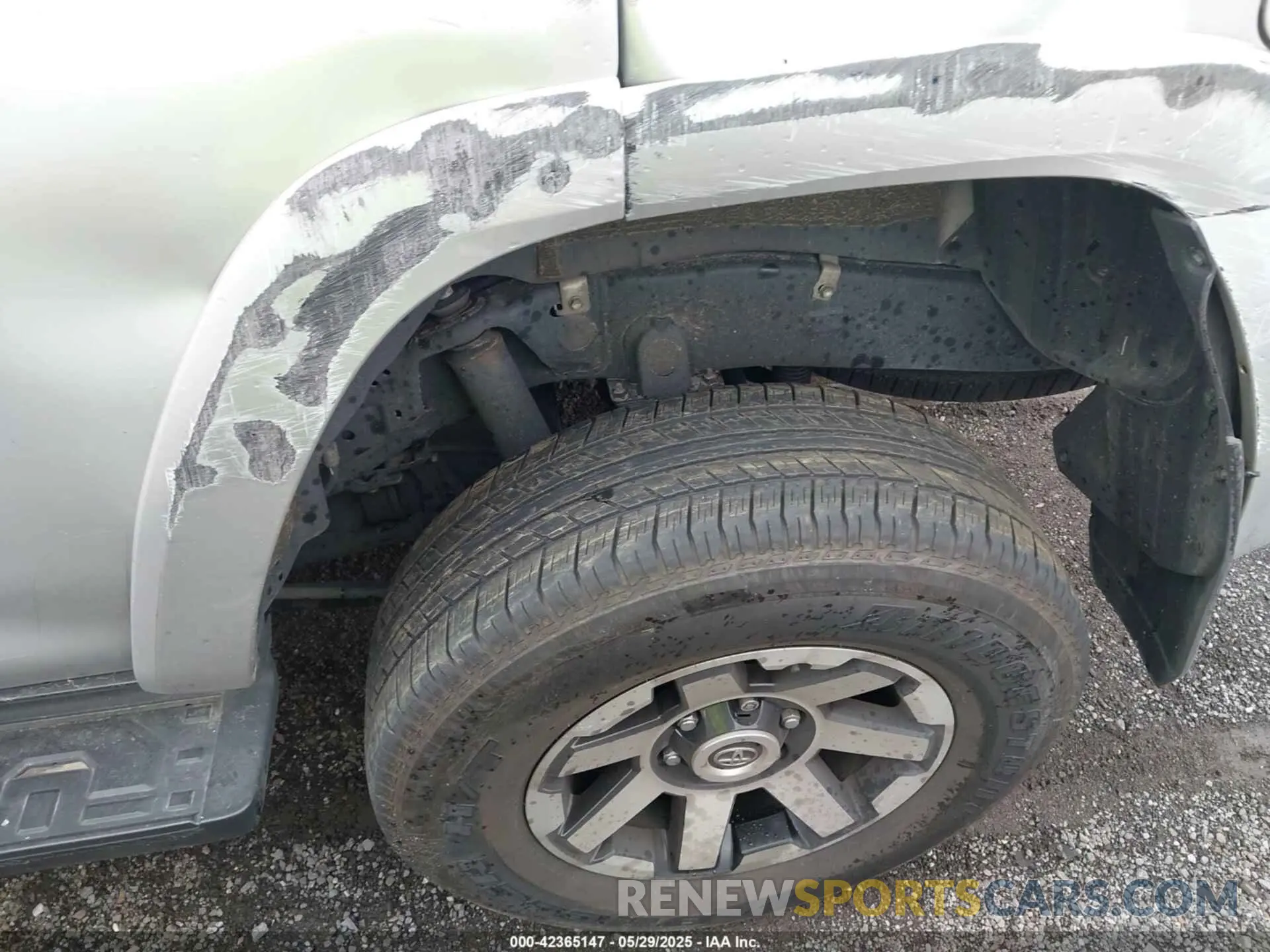 20 Photograph of a damaged car JTERU5JR7P6115817 TOYOTA 4RUNNER 2023